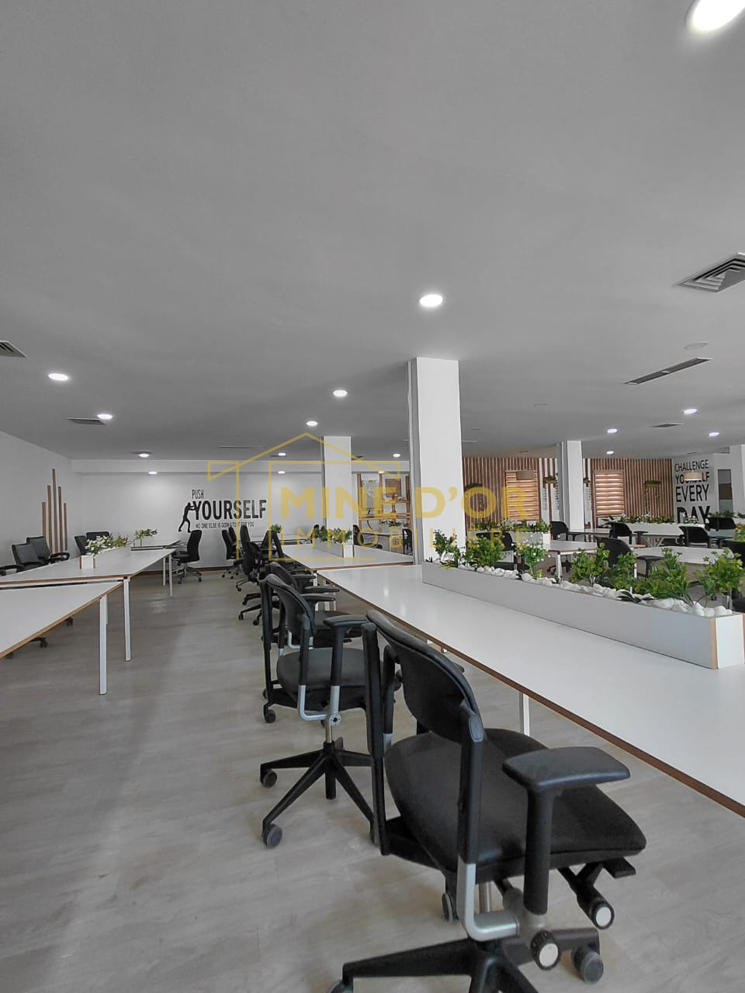 La Soukra&nbsp;La Soukra&nbsp;Bureaux & Commerces&nbsp;Bureau&nbsp;Plateau totalement meubl� � la soukra