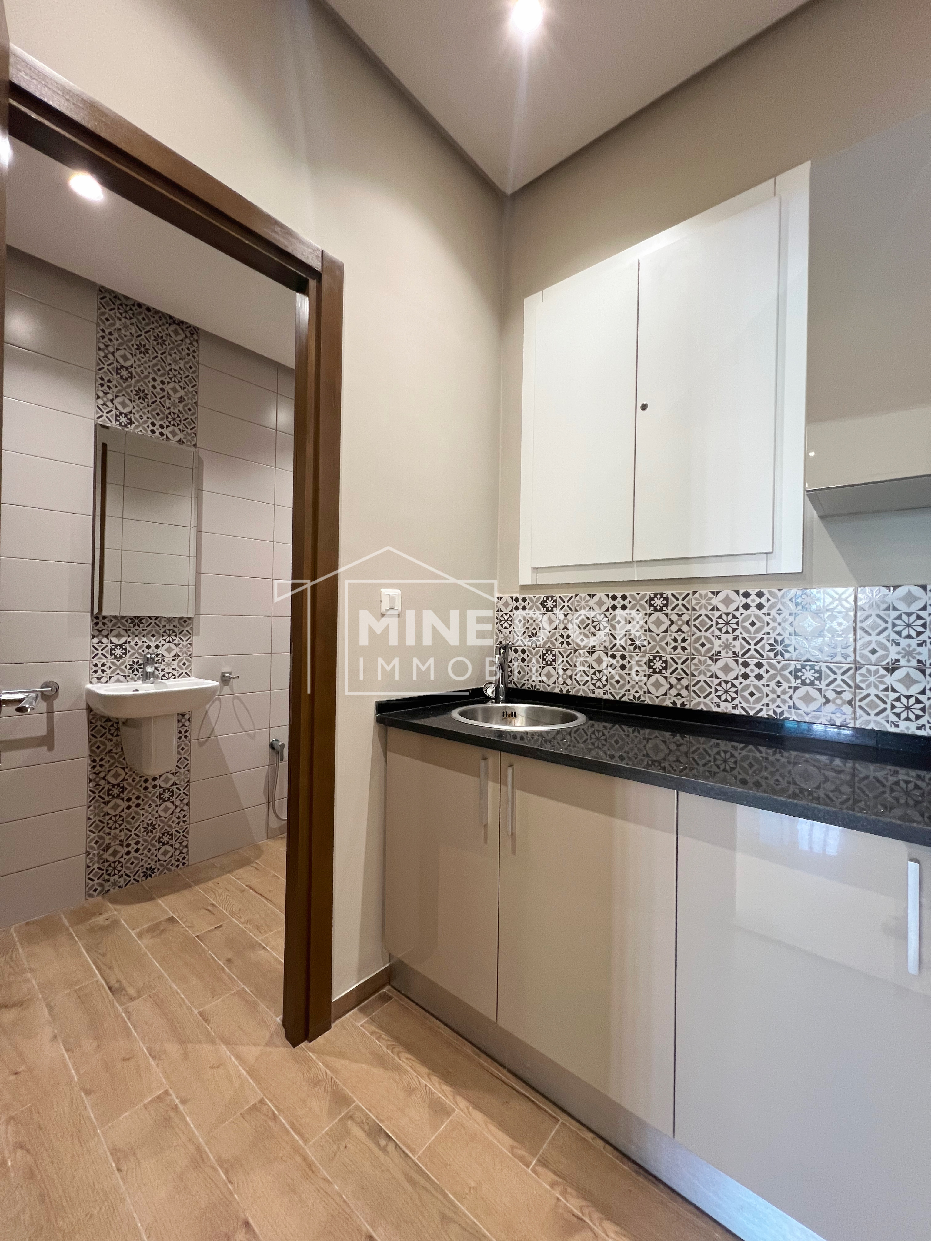 Bab Bhar&nbsp;Montplaisir&nbsp;Bureaux & Commerces&nbsp;Bureau&nbsp;Open space au rdc jamais lou� a montplaisir