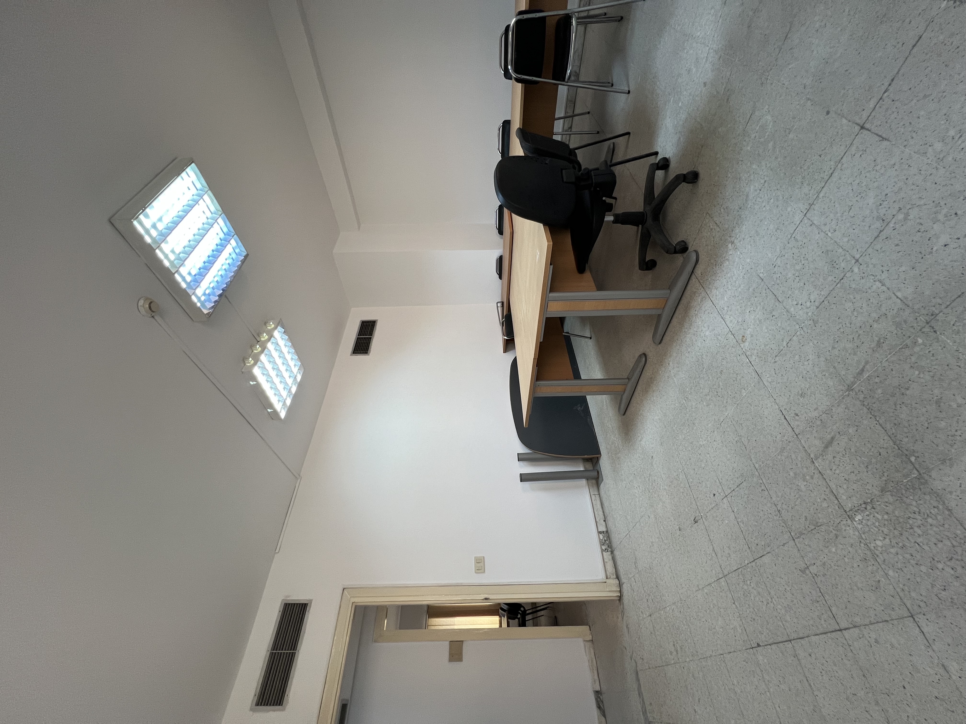 Bab Bhar&nbsp;Montplaisir&nbsp;Bureaux & Commerces&nbsp;Bureau&nbsp;Al bureau meubl� a montplaisir tunis