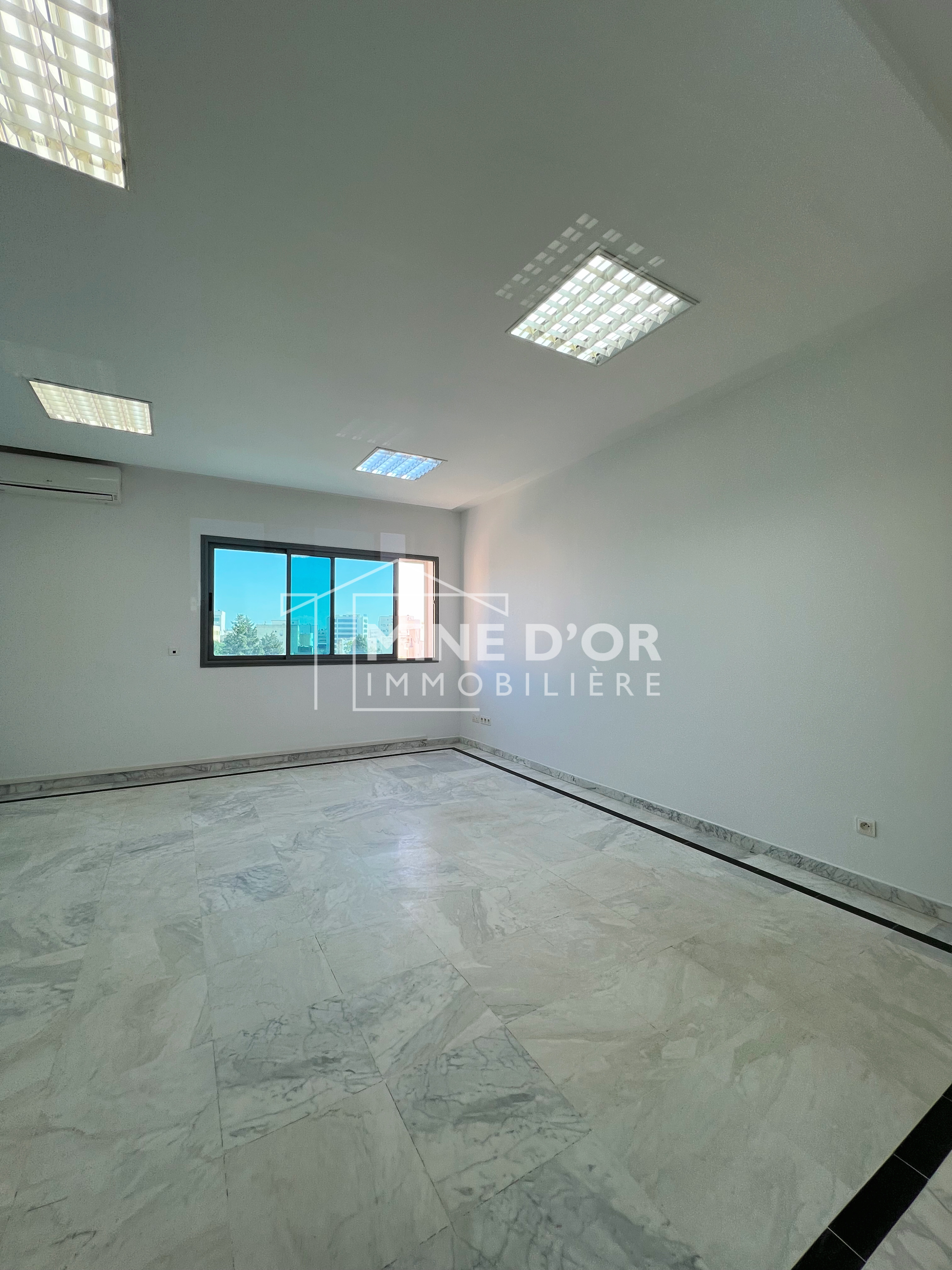 El Menzah&nbsp;Cite El Mahrajene&nbsp;Bureaux & Commerces&nbsp;Bureau&nbsp;Al bureau en  3espaces a louis braille tunis