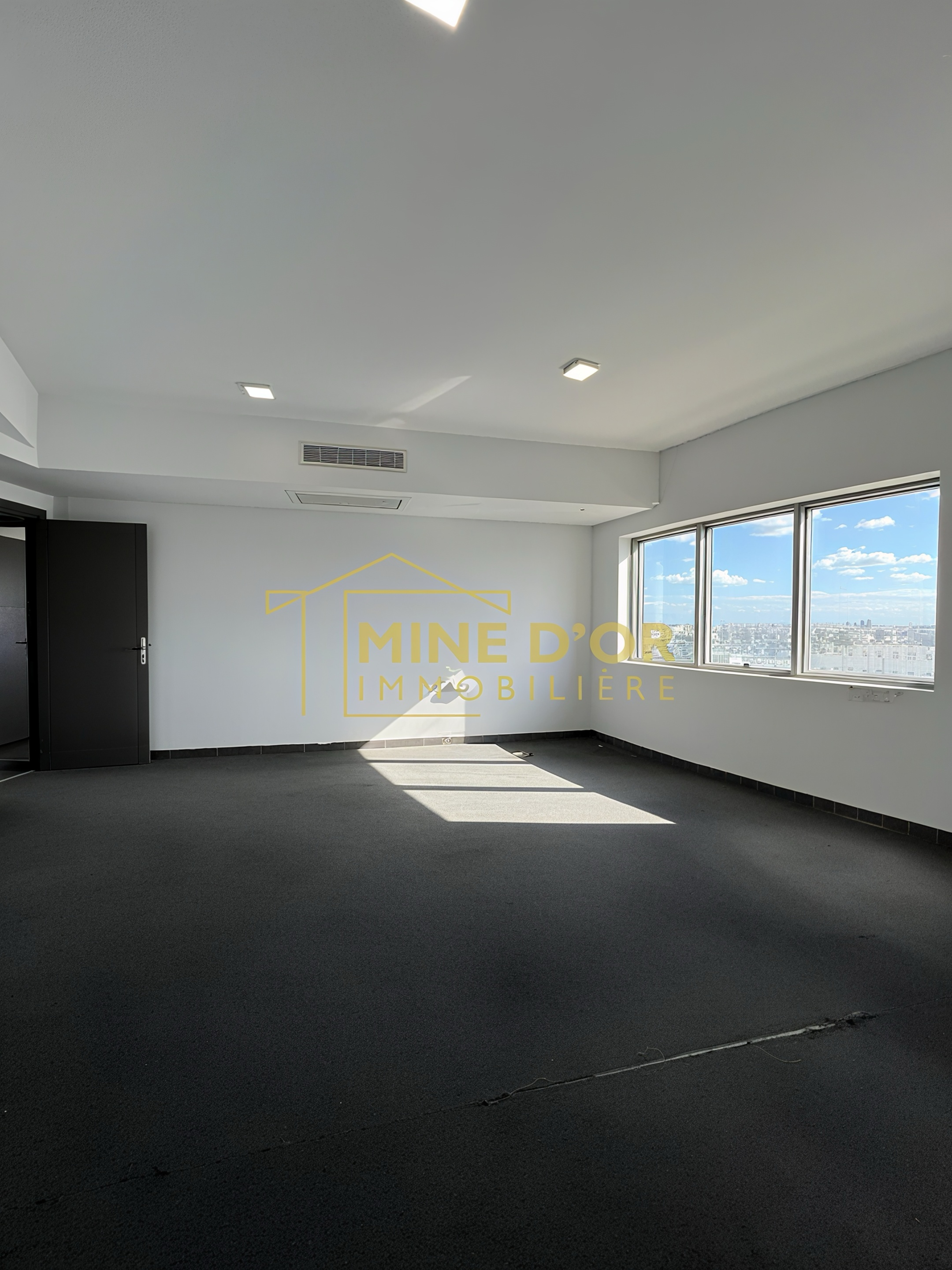 La Soukra&nbsp;Charguia 2&nbsp;Bureaux & Commerces&nbsp;Bureau&nbsp;Bureau en 4 espaces au coeur charguia 2