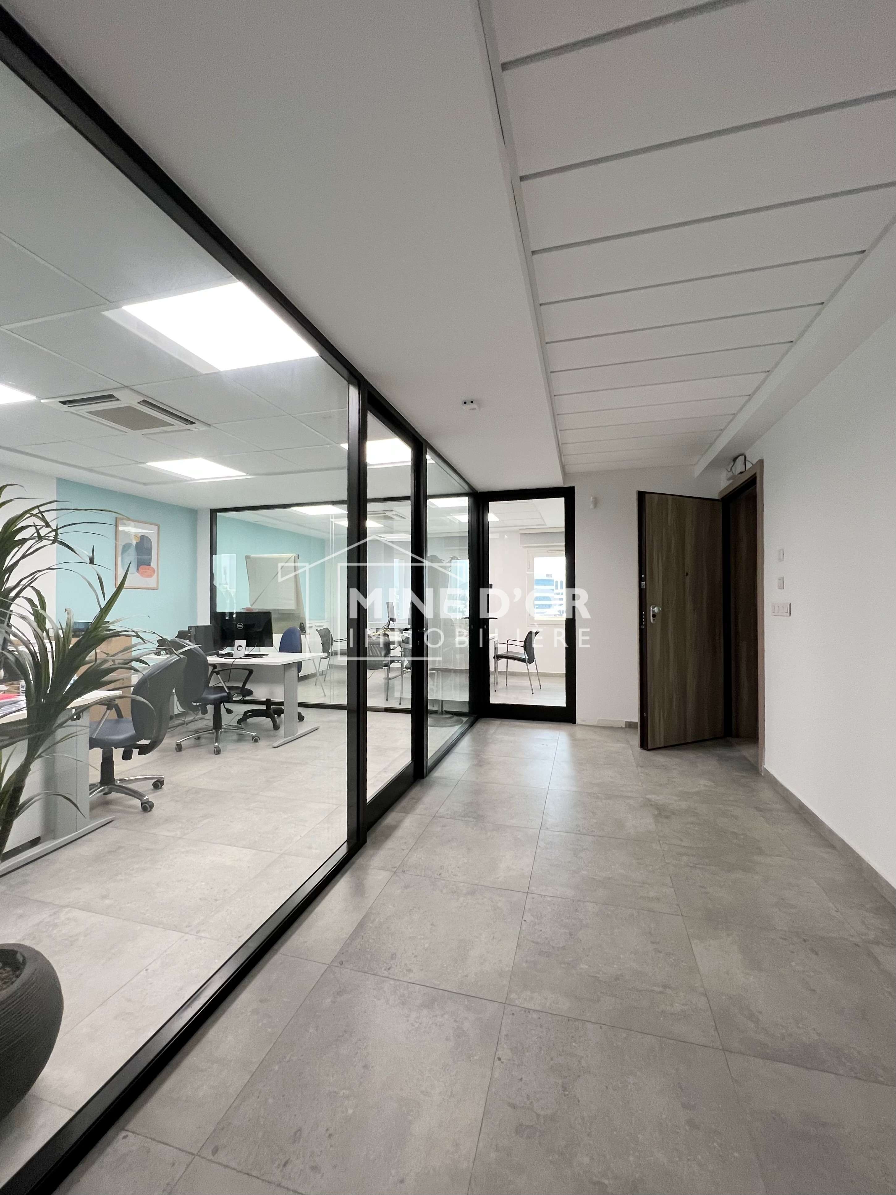 Cite El Khadra&nbsp;Zone urbaine nord&nbsp;Bureaux & Commerces&nbsp;Bureau&nbsp;Al plateau totalement r�nov� au centre urbain