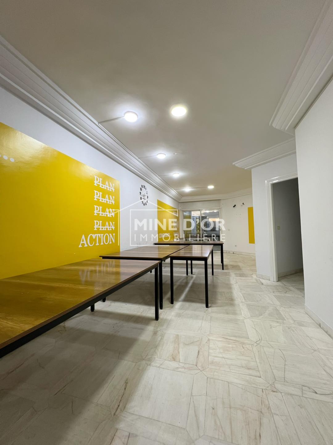 Cite El Khadra&nbsp;Zone urbaine nord&nbsp;Bureaux & Commerces&nbsp;Bureau&nbsp;Bureau open space et 2pi�ces au centre urbain nord