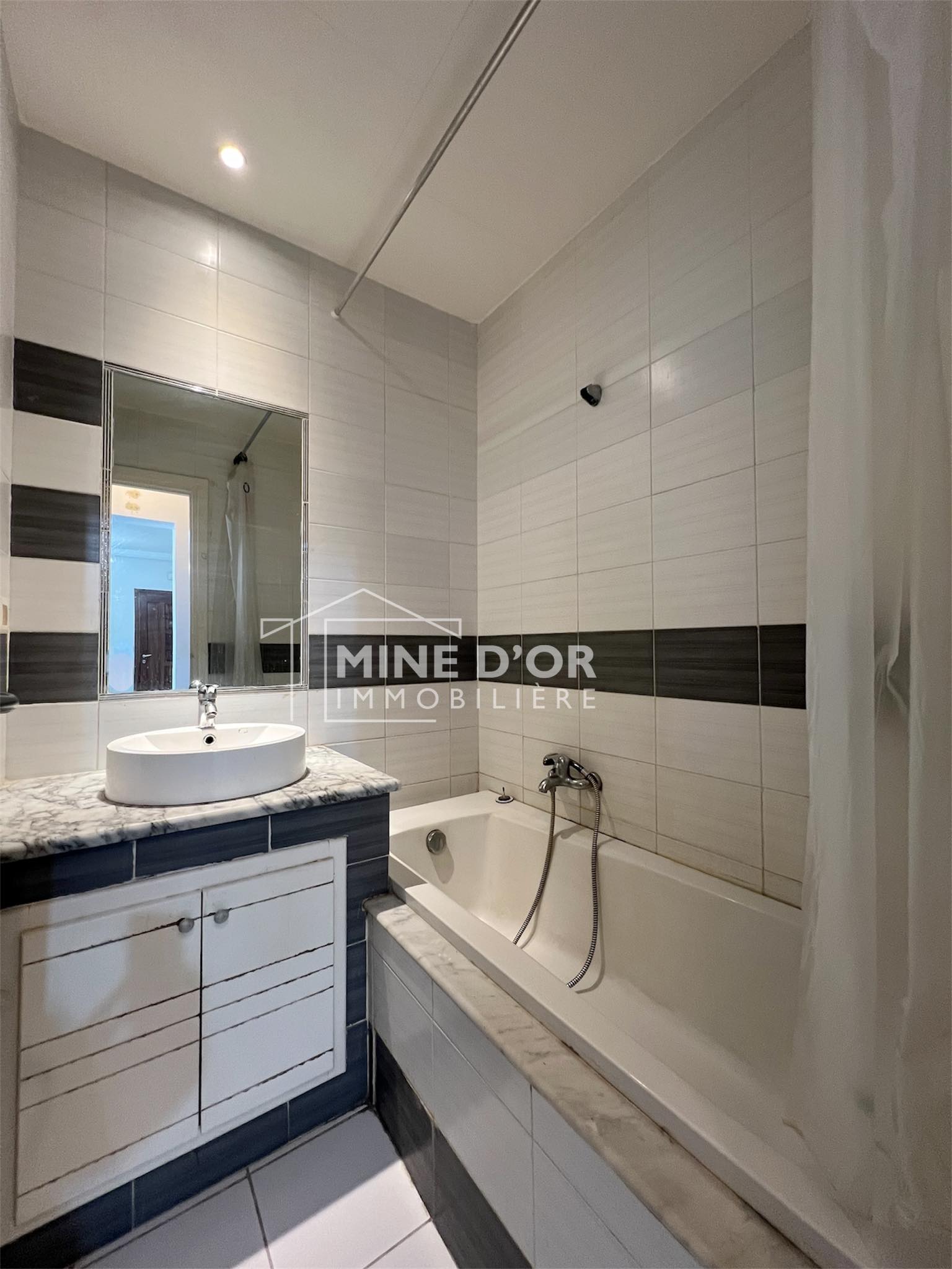 Cite El Khadra&nbsp;Zone urbaine nord&nbsp;Location&nbsp;Appart. 2 pi�ces&nbsp;Al apprt s1 meuble ou vide au cun