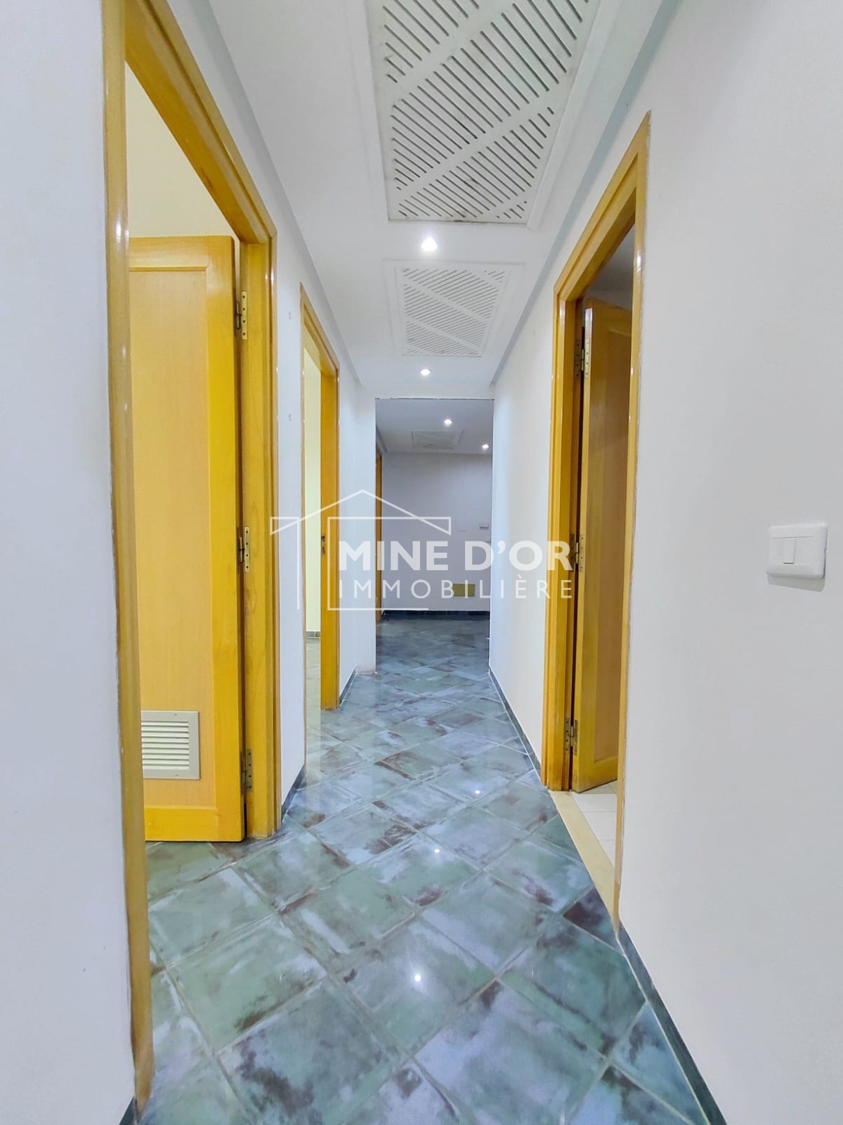 Bab Bhar&nbsp;Montplaisir&nbsp;Bureaux & Commerces&nbsp;Bureau&nbsp;Bureau h4 au coeur de montplaisir