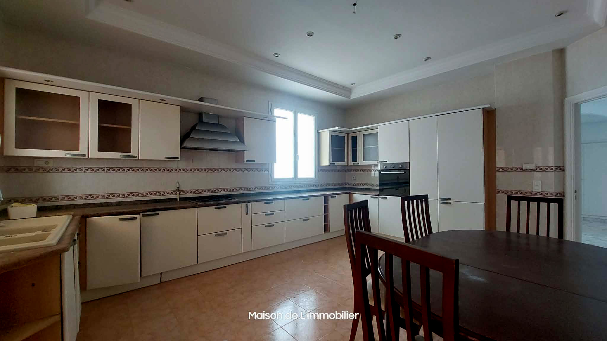 Ariana Ville&nbsp;Cite Ennasr 2&nbsp;Location&nbsp;Maisons&nbsp;Villa s5 � ennasr 2 avec piscine et jardin