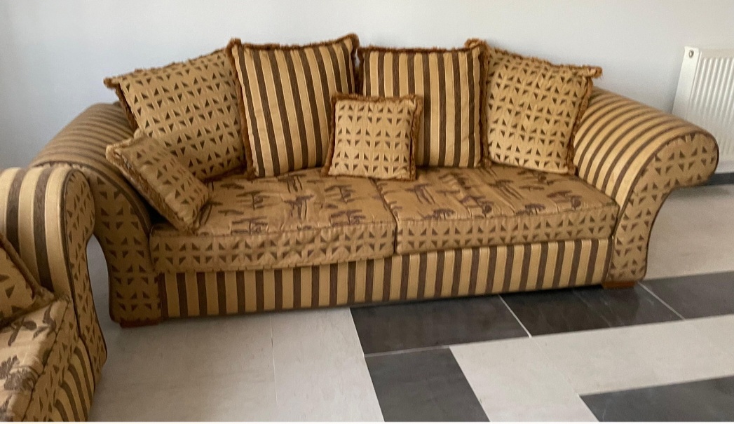 Bou Mhel El Bassatine&nbsp;Bou Mhel&nbsp;Salon - Salle � manger &nbsp;Canap�s&nbsp;Canap� 2 places et 3 places