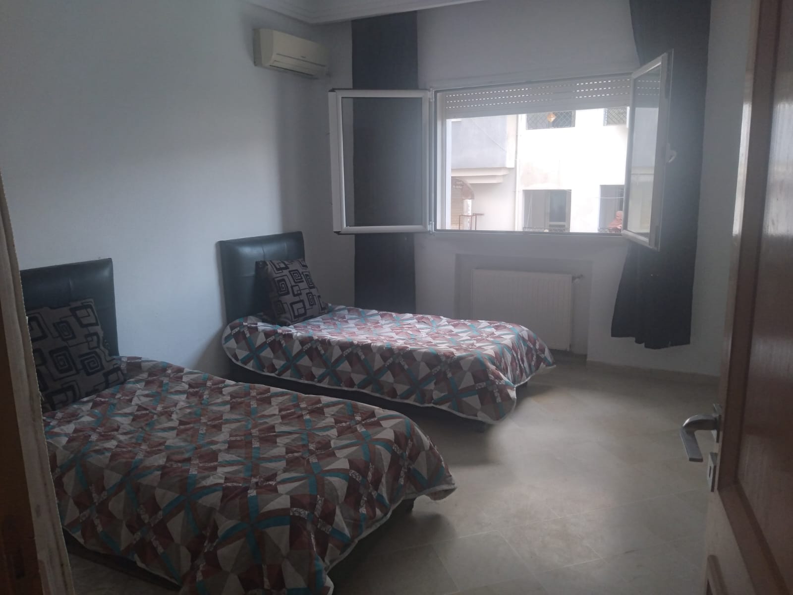 Ariana Ville&nbsp;Cite Ennasr 1&nbsp;Location&nbsp;Appart. 3 pi�ces&nbsp;S2 meubl� � l'ann�e