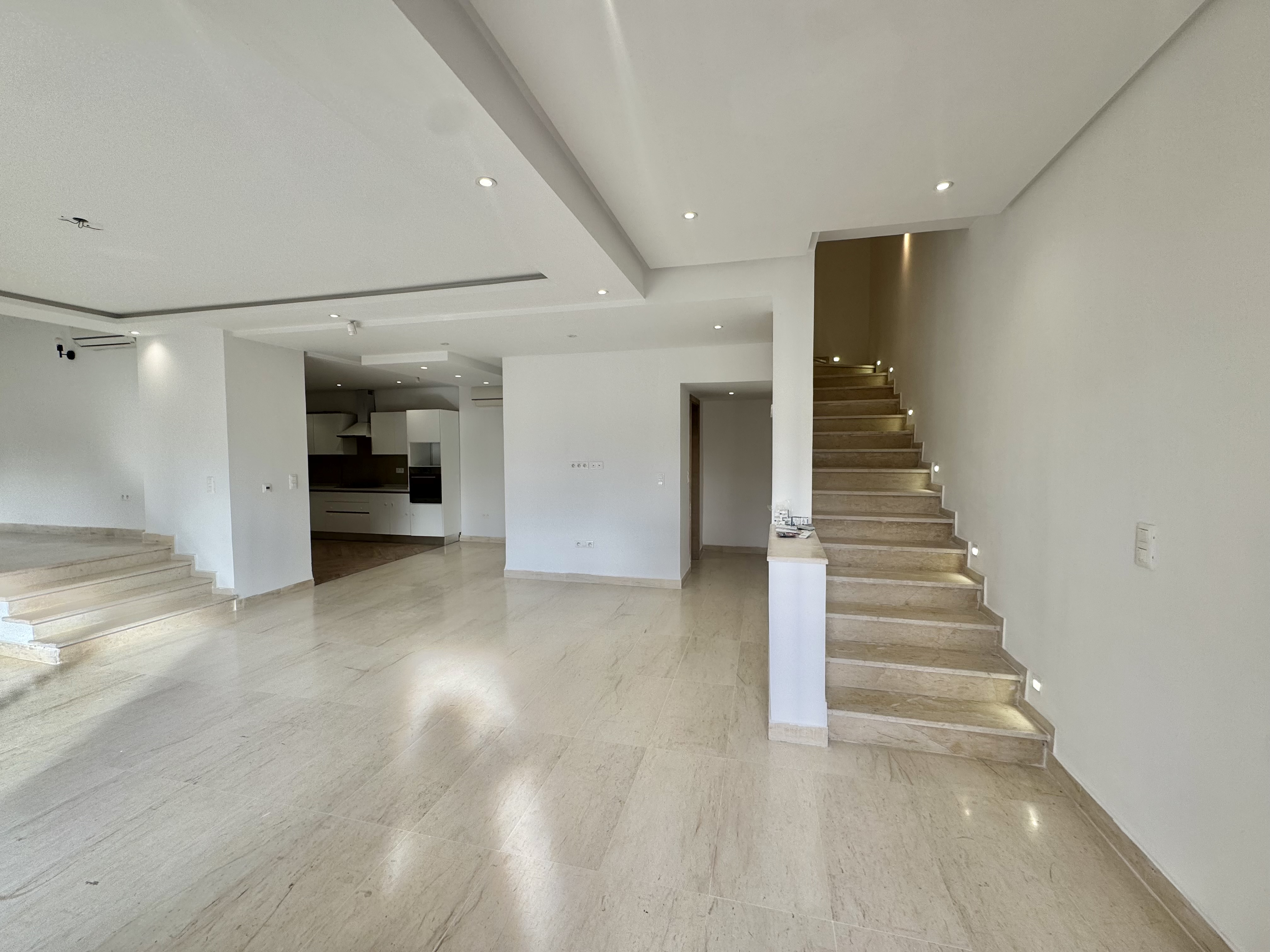 La Soukra&nbsp;La Soukra&nbsp;Location&nbsp;Duplex&nbsp;Triplex s4 � la soukra