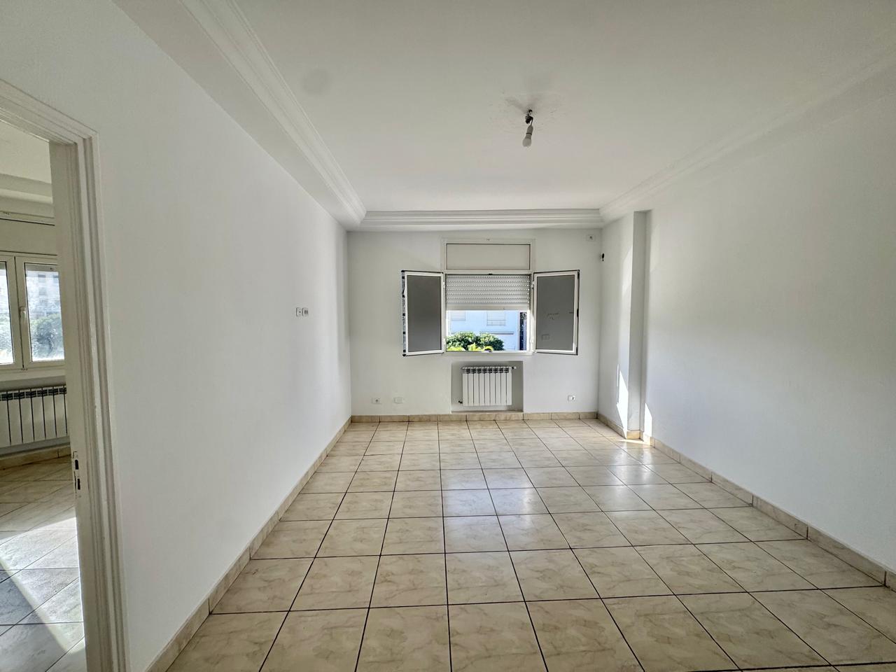 Ain Zaghouan&nbsp;Jardins de Carthage&nbsp;Bureaux & Commerces&nbsp;Bureau&nbsp;Bureau h2 aux jardins de carthage