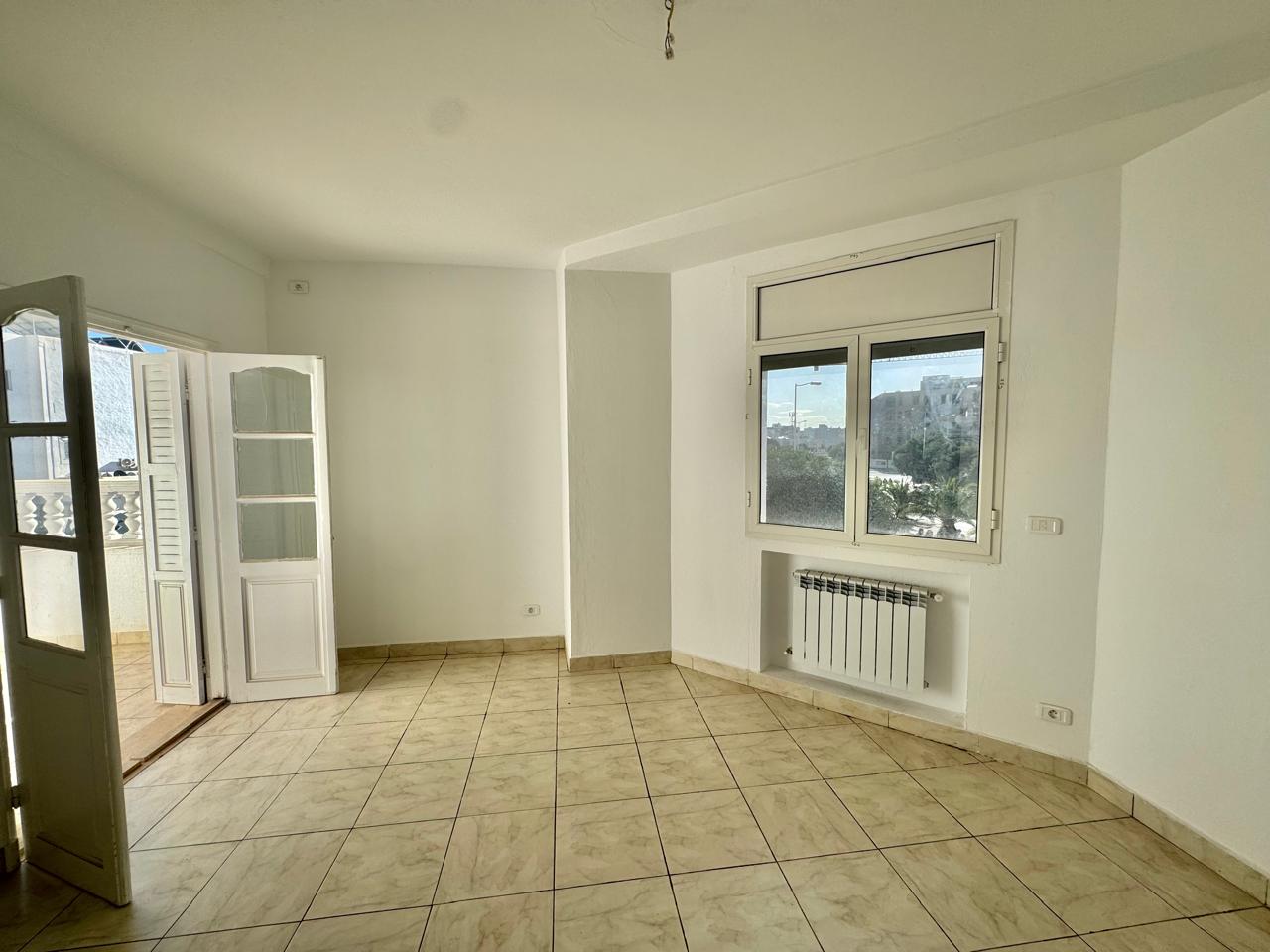 Ain Zaghouan&nbsp;Jardins de Carthage&nbsp;Bureaux & Commerces&nbsp;Bureau&nbsp;Bureau h2 aux jardins de carthage