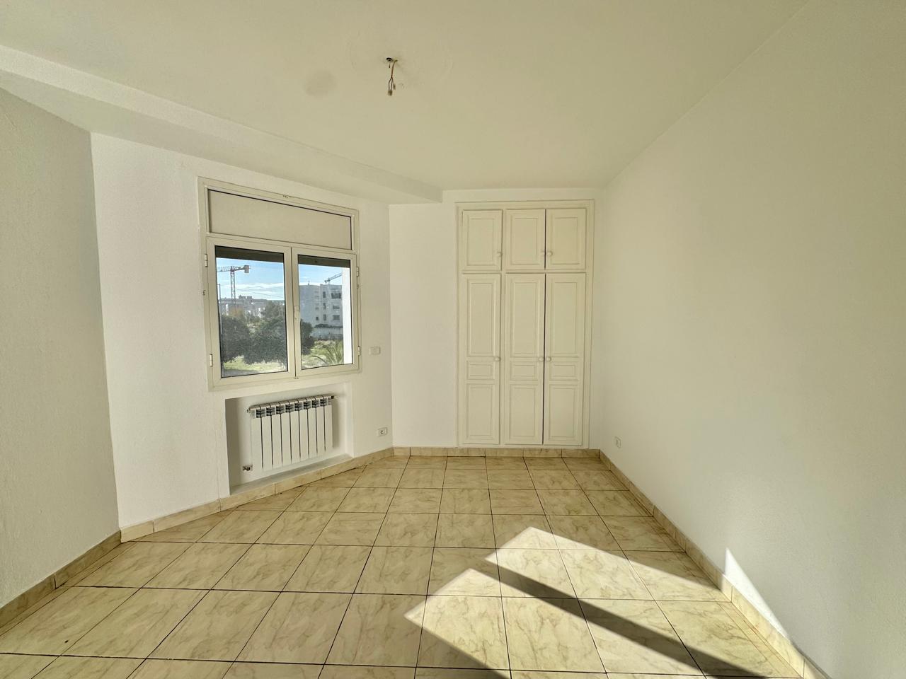 Ain Zaghouan&nbsp;Jardins de Carthage&nbsp;Bureaux & Commerces&nbsp;Bureau&nbsp;Bureau h2 aux jardins de carthage