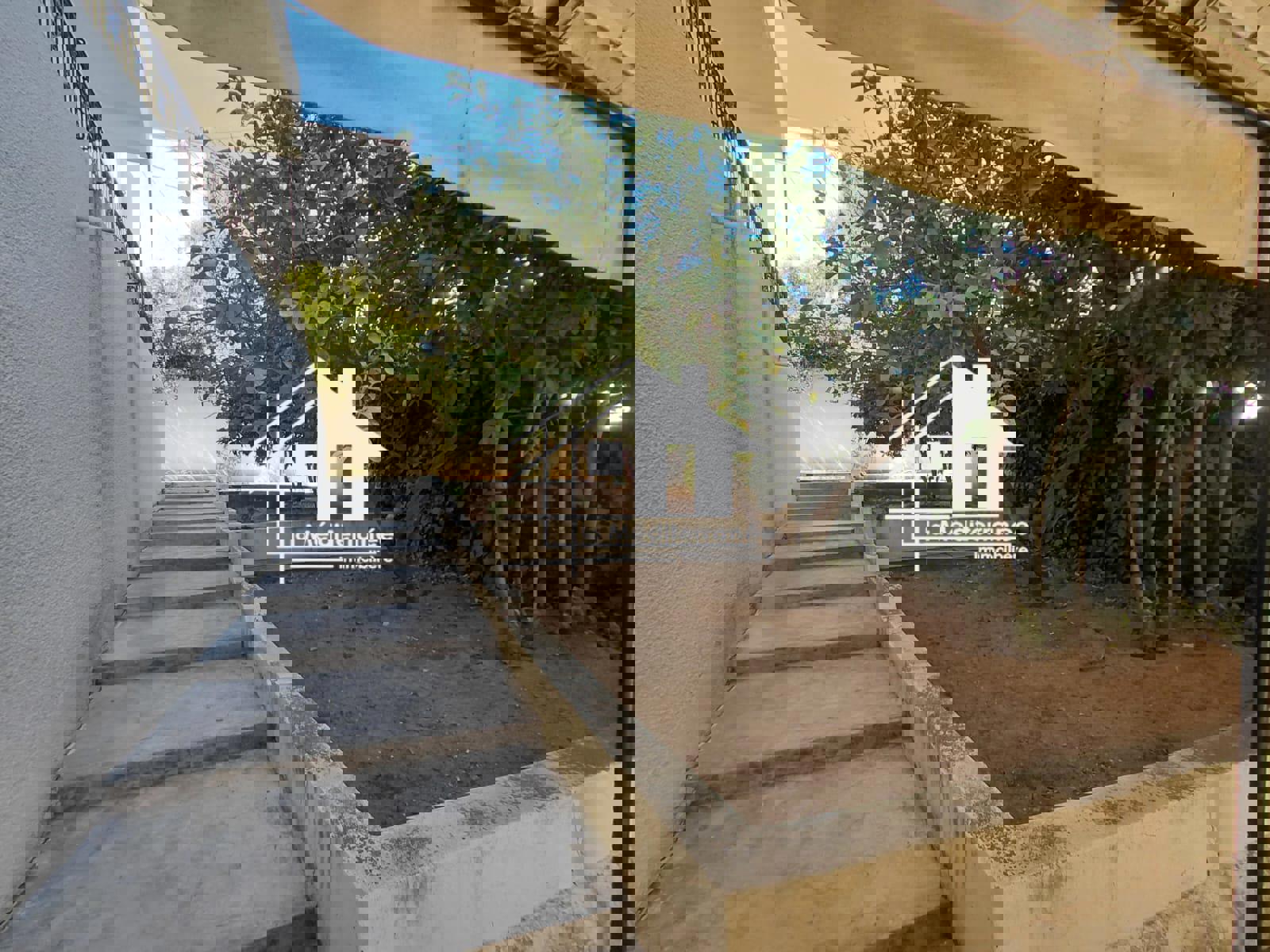 Sidi El Bechir&nbsp;Monfleury&nbsp;Vente&nbsp;Appart. 4 pi�ces&nbsp;Une villa sur deux niveaux � montfleury