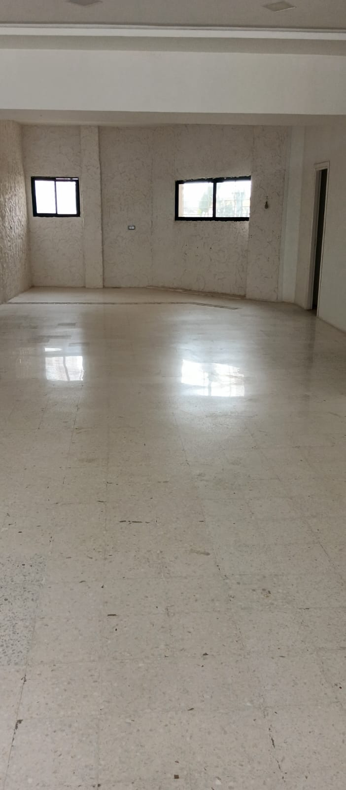 La Marsa&nbsp;El Aouina&nbsp;Location&nbsp;Surfaces&nbsp;Local commercial � cit� el wahat