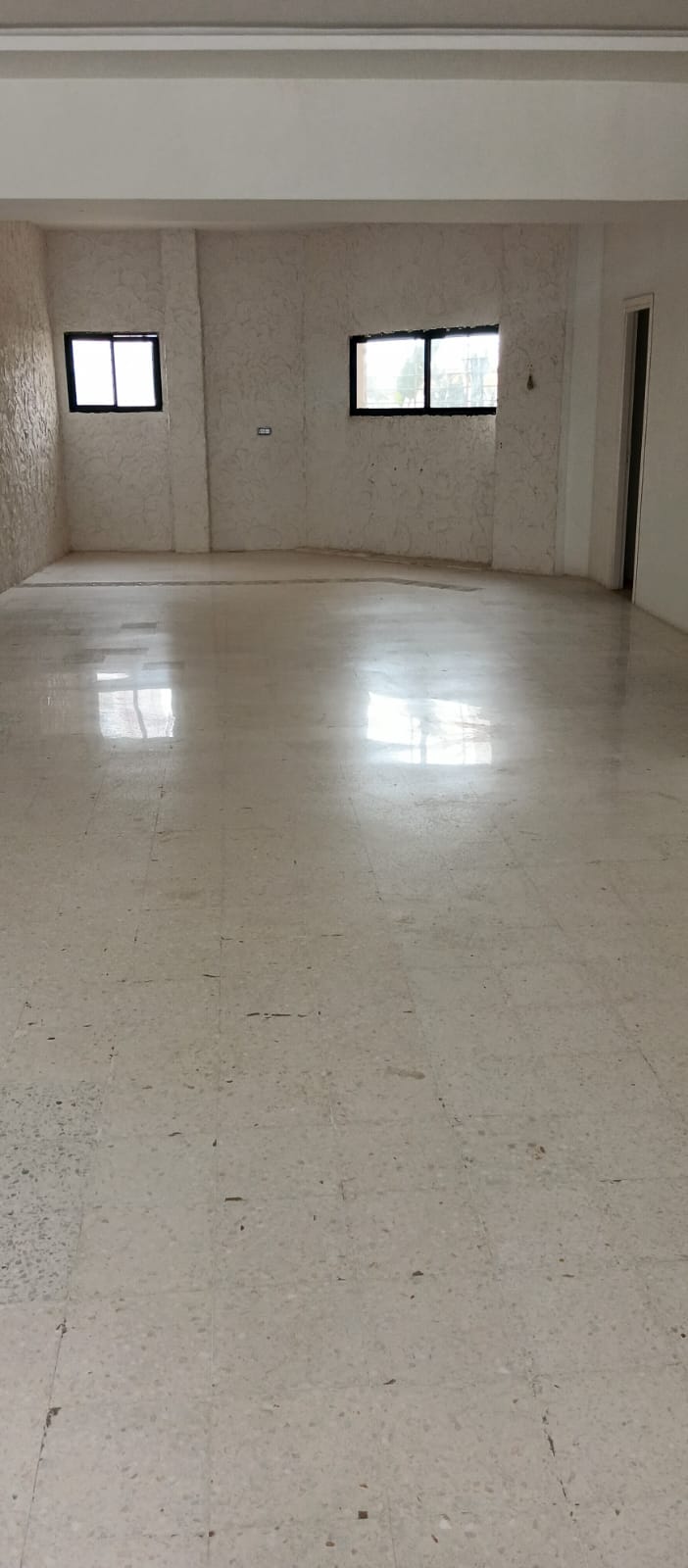 La Marsa&nbsp;El Aouina&nbsp;Location&nbsp;Surfaces&nbsp;Local commercial � cit� el wahat