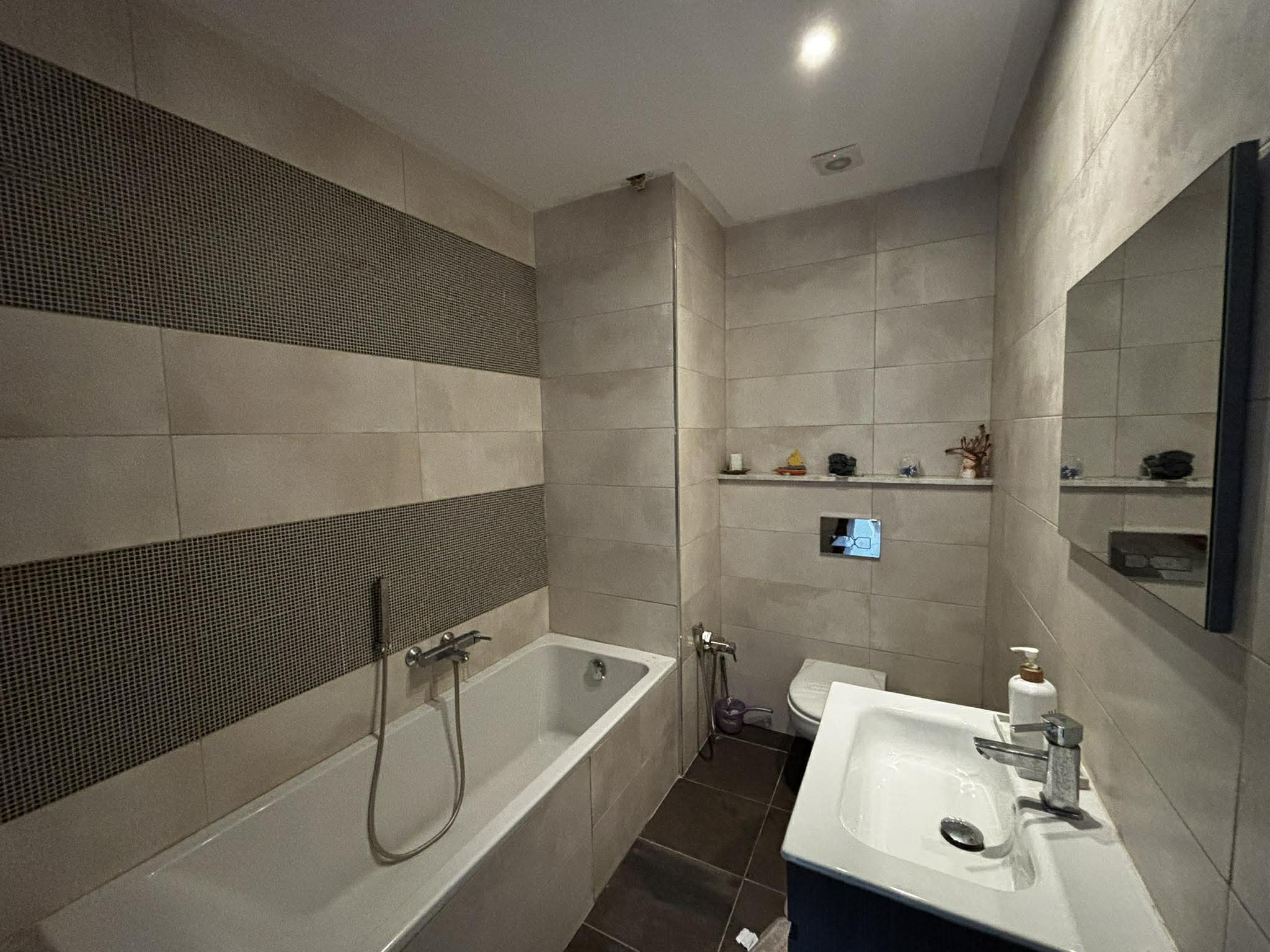 La Soukra&nbsp;La Soukra&nbsp;Location&nbsp;Appart. 3 pi�ces&nbsp;Appartement s2  meubl� haut standing � la soukra