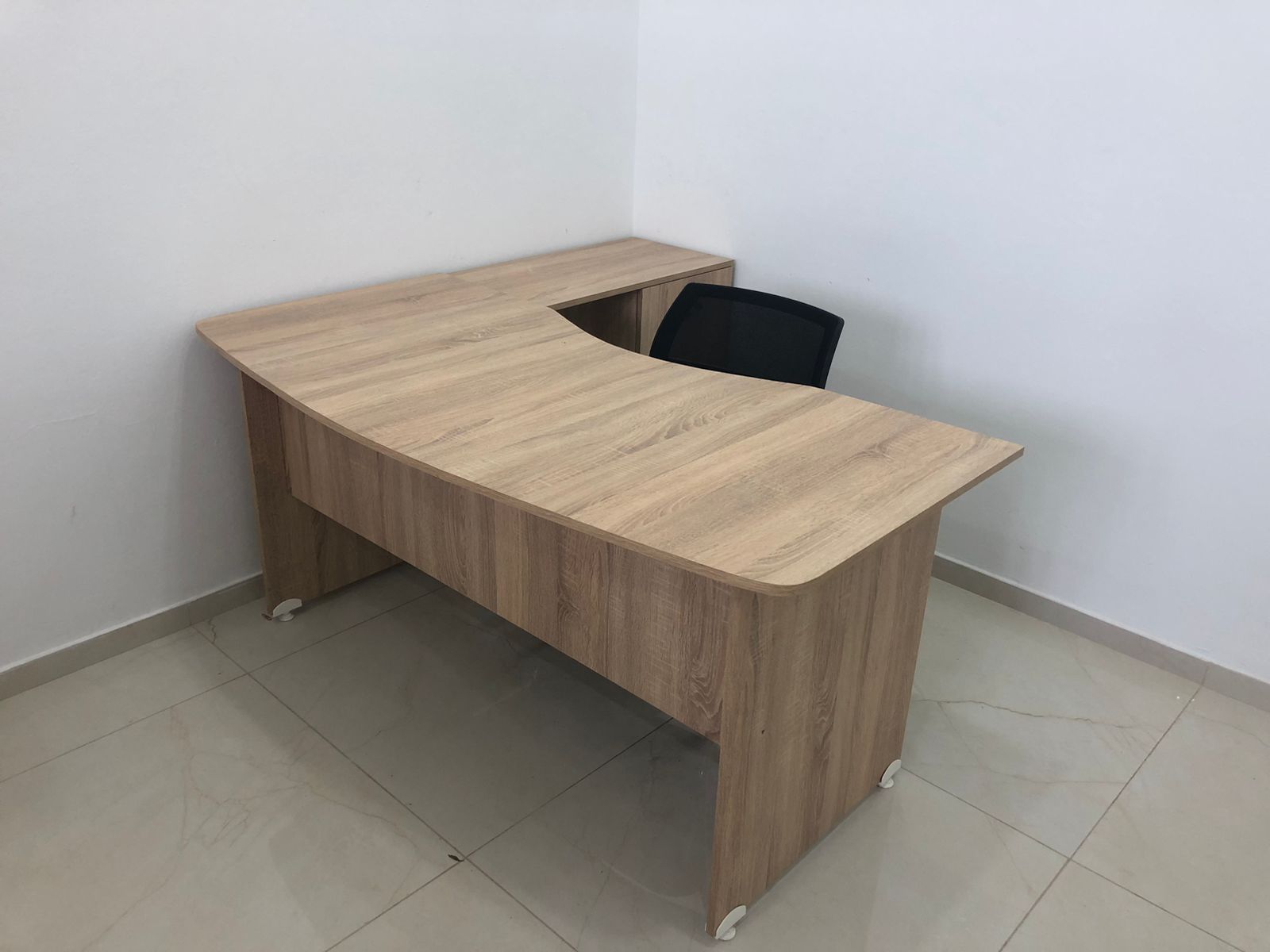 El Menzah&nbsp;El Menzah 9&nbsp;Meubles de bureau&nbsp;Bureaux - Tables&nbsp;Meubles bureau