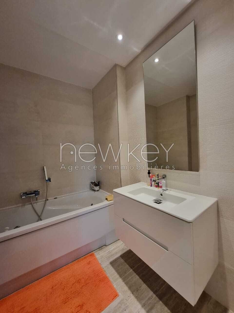 La Marsa&nbsp;Sidi Daoud&nbsp;Location&nbsp;Appart. 5 pi�ces+&nbsp;S4 meubl� avec piscine � la marsa