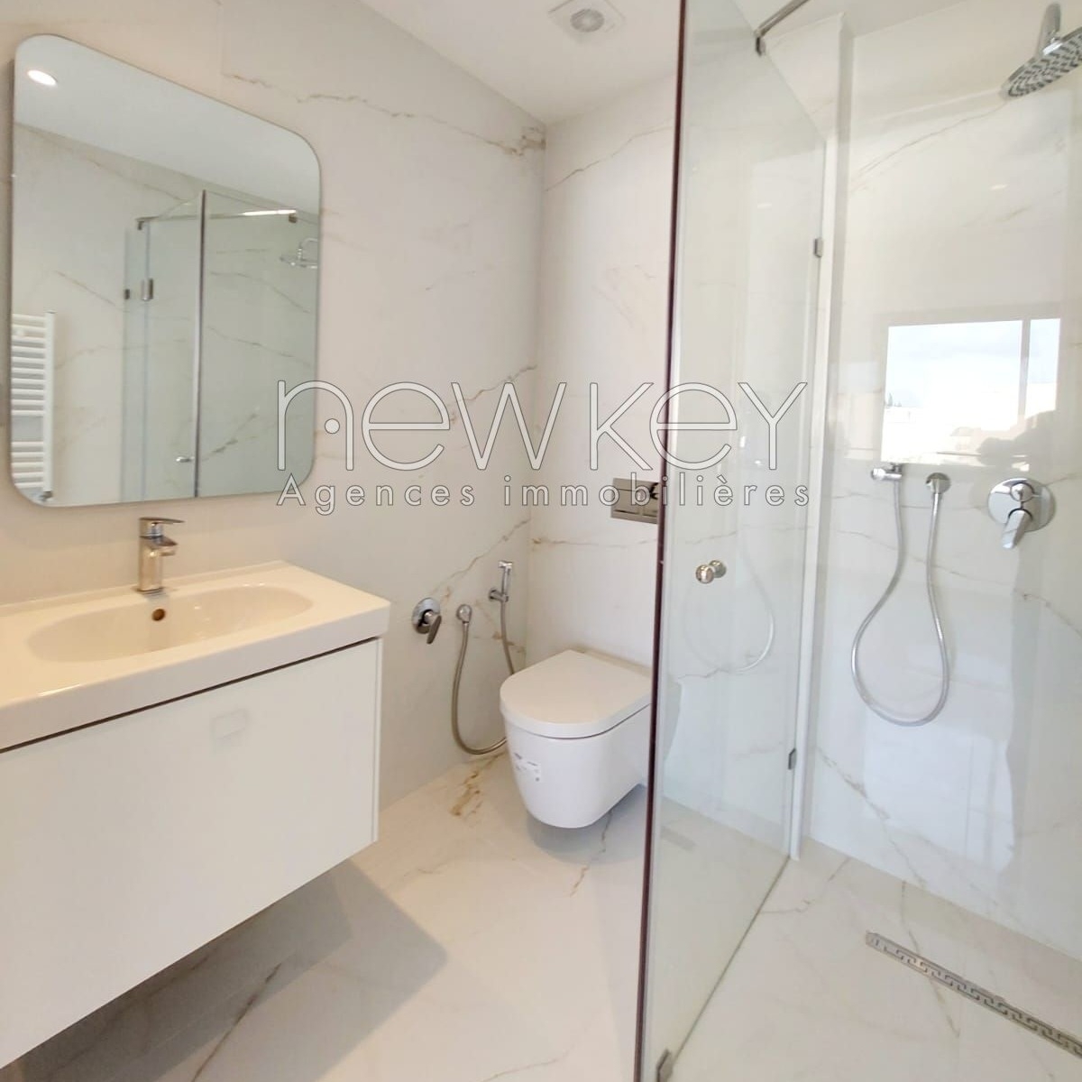 La Marsa&nbsp;Sidi Daoud&nbsp;Location&nbsp;Appart. 4 pi�ces&nbsp;S3 jamais habit� � la marsa