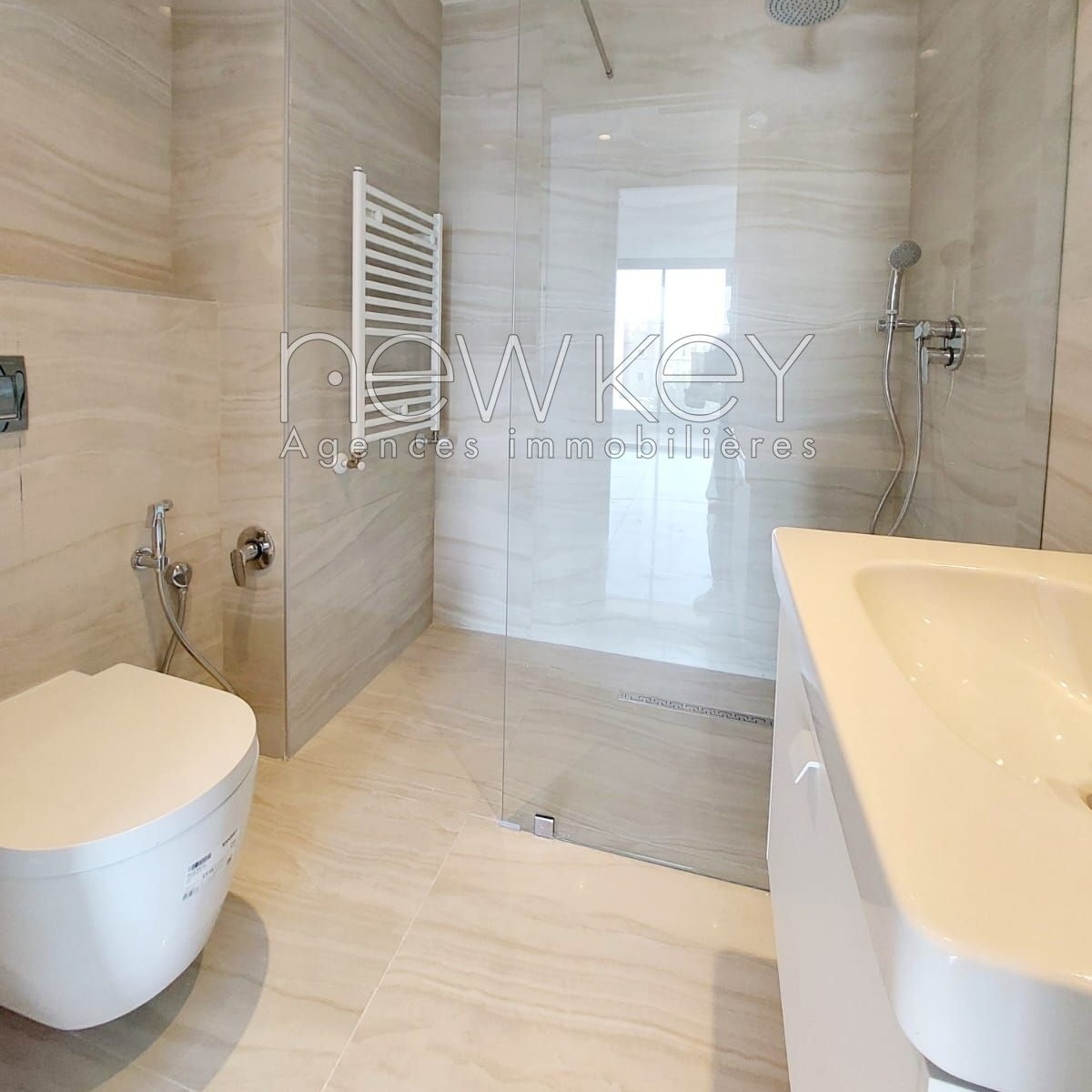 La Marsa&nbsp;Sidi Daoud&nbsp;Location&nbsp;Appart. 4 pi�ces&nbsp;S3 jamais habit� � la marsa