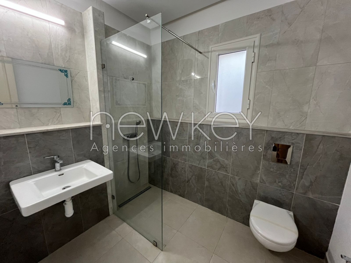 La Marsa&nbsp;Gammart&nbsp;Location&nbsp;Maisons&nbsp;Villa s4 avec jardin � gammarth