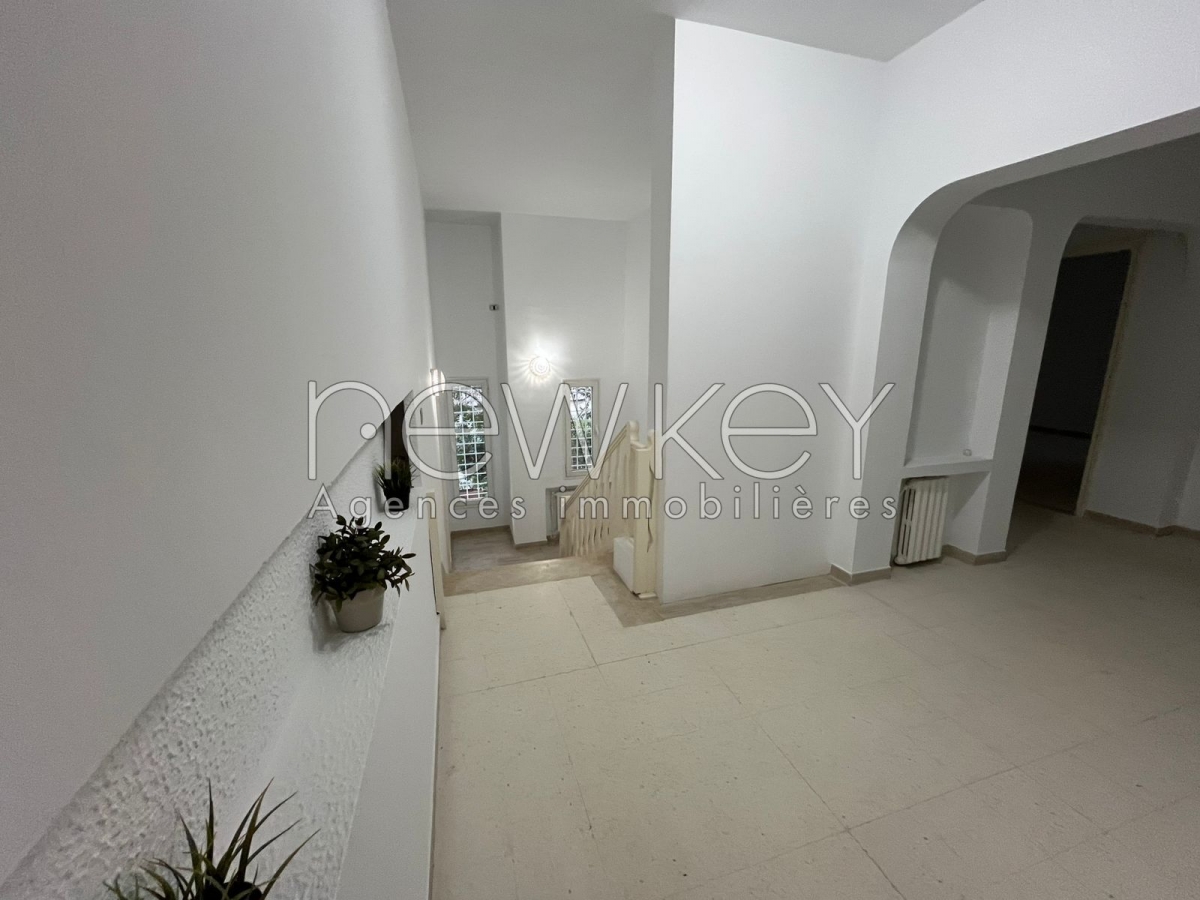 La Marsa&nbsp;Gammart&nbsp;Location&nbsp;Maisons&nbsp;Villa s4 avec jardin � gammarth