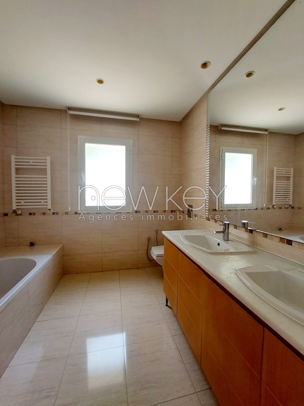 La Marsa&nbsp;Gammart&nbsp;Location&nbsp;Appart. 3 pi�ces&nbsp;Une villa meubl�e � gammarth