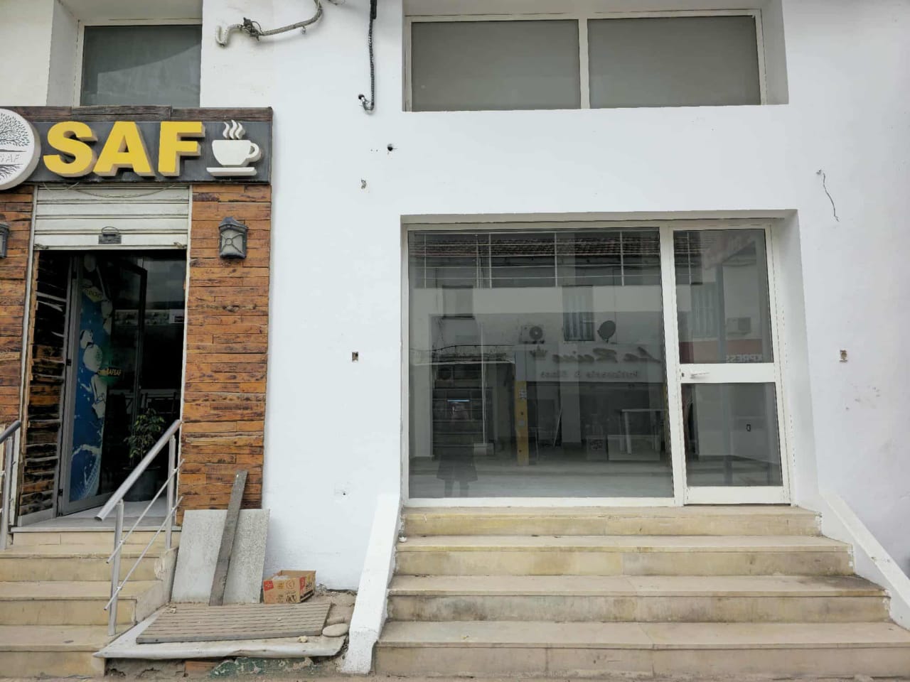 Tabarka&nbsp;Tabarka&nbsp;Vente&nbsp;Surfaces&nbsp;Local tous commerces