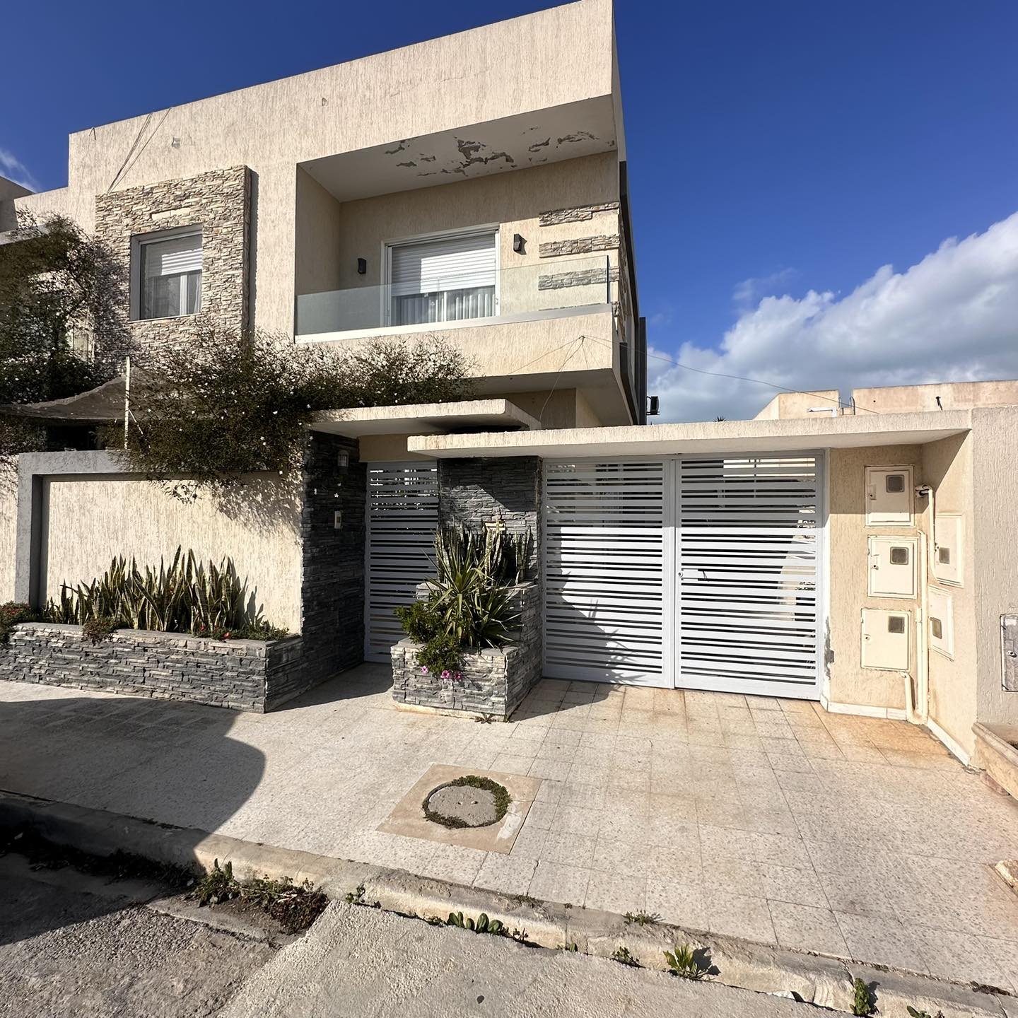 Hammam Chatt&nbsp;Borj Cedria&nbsp;Location&nbsp;Appart. 3 pi�ces&nbsp;Appartement s2 au rdc d'une villa