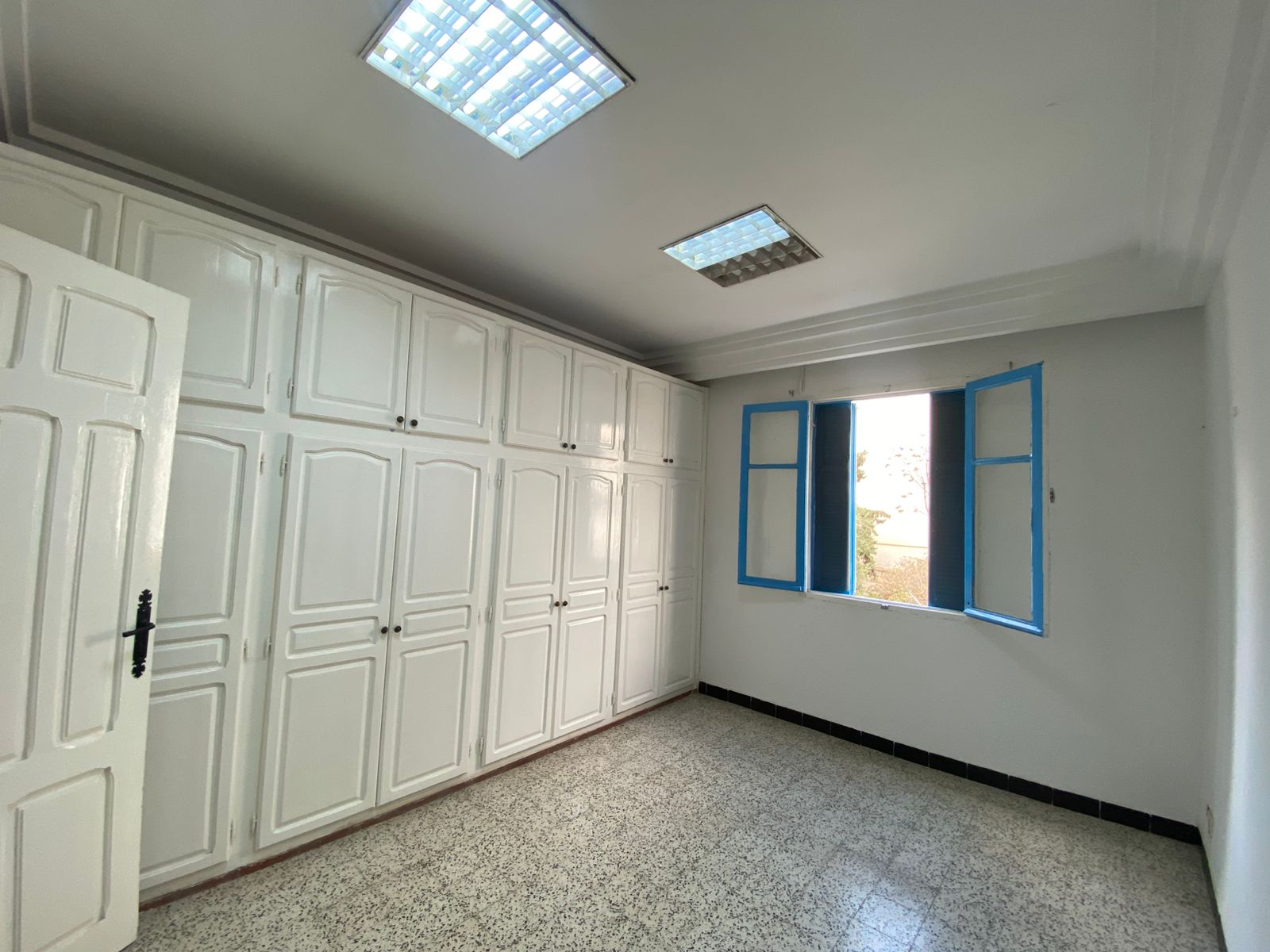 Bab Bhar&nbsp;Hedi Chaker&nbsp;Location&nbsp;Appart. 3 pi�ces&nbsp;Appartement lafayette