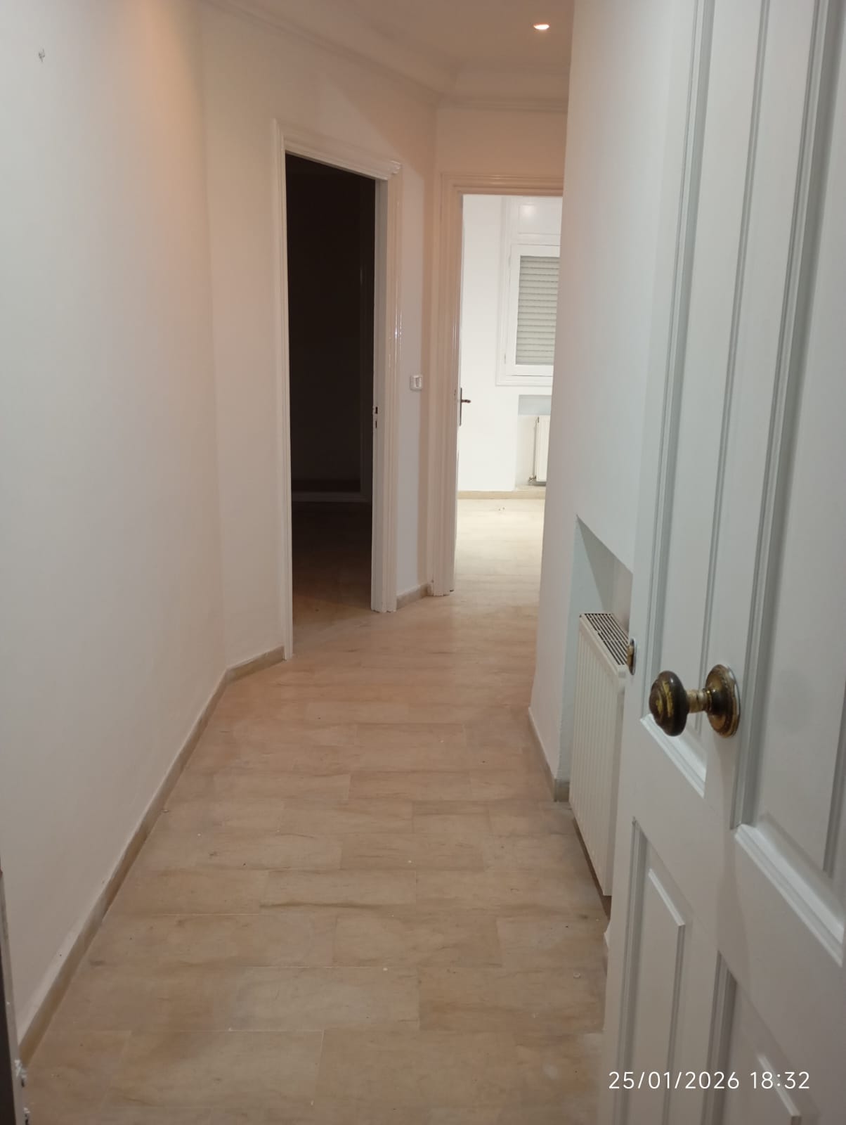 El Kram&nbsp;Le Kram&nbsp;Location&nbsp;Autre&nbsp;Bureaux  1ier niveau d'un immeuble au kram centre