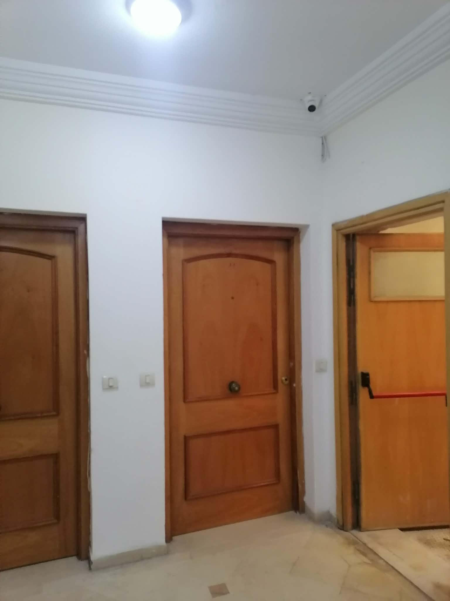 Cite El Khadra&nbsp;Kheireddine Pacha&nbsp;Location&nbsp;Appart. 3 pi�ces&nbsp;Bureau haut standing