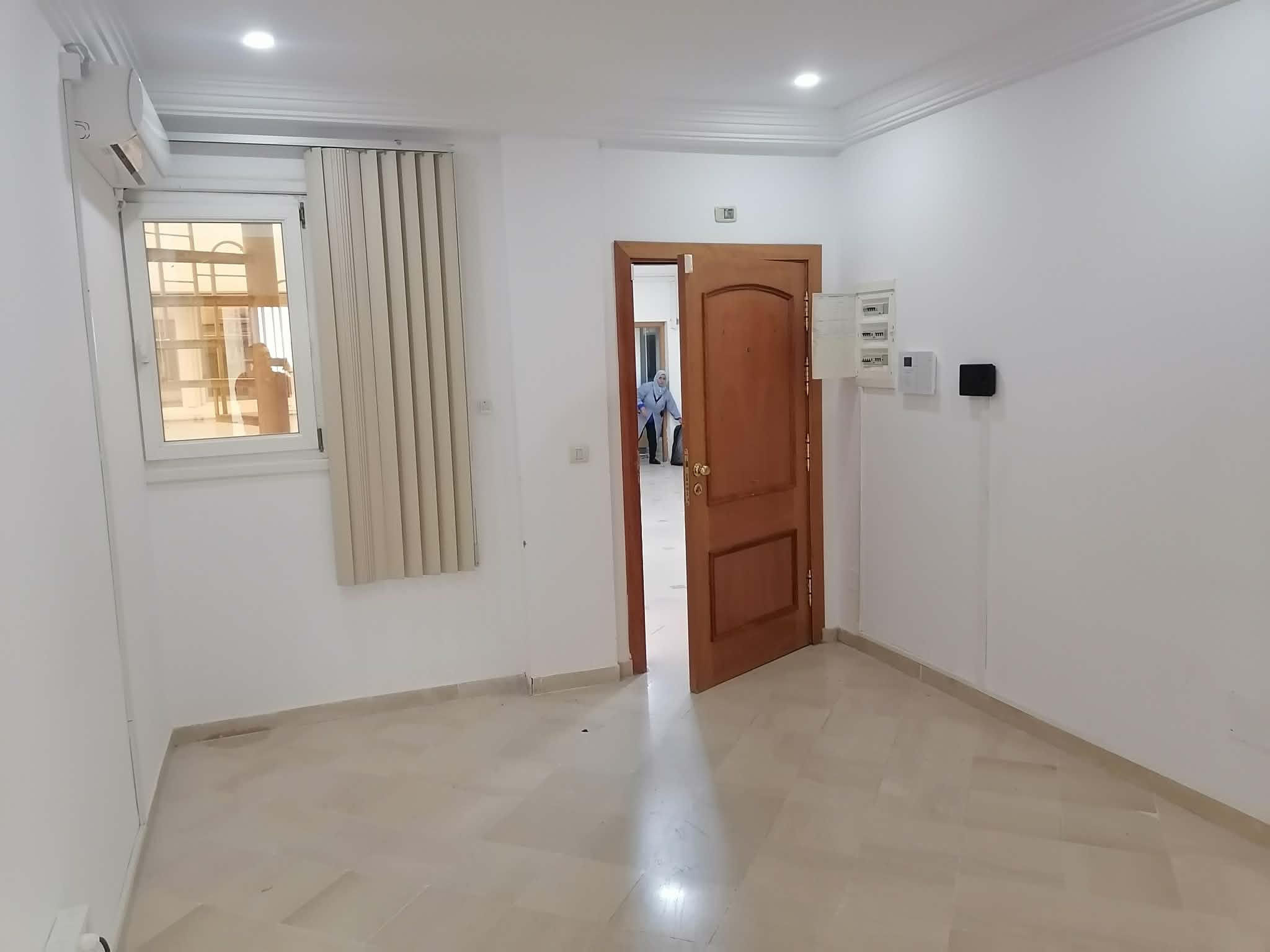 Cite El Khadra&nbsp;Kheireddine Pacha&nbsp;Location&nbsp;Appart. 3 pi�ces&nbsp;Bureau haut standing