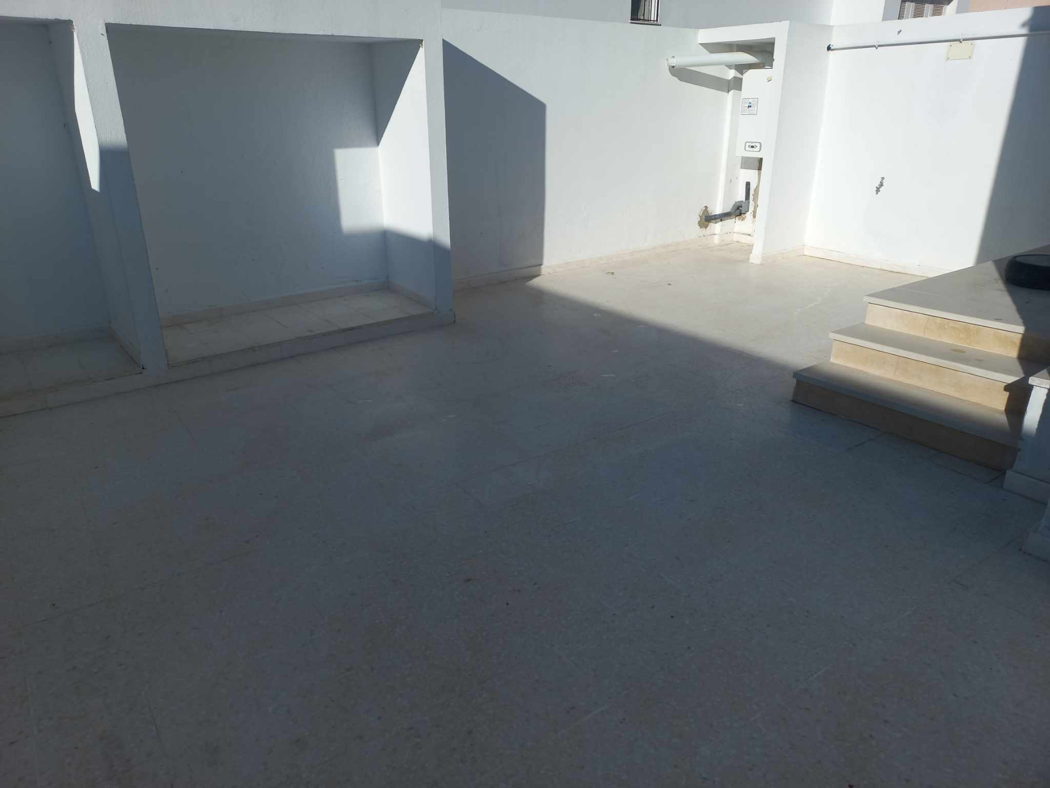 La Marsa&nbsp;El Aouina&nbsp;Location&nbsp;Appart. 1 pi�ce&nbsp;S1 avec terrasse � el aouina