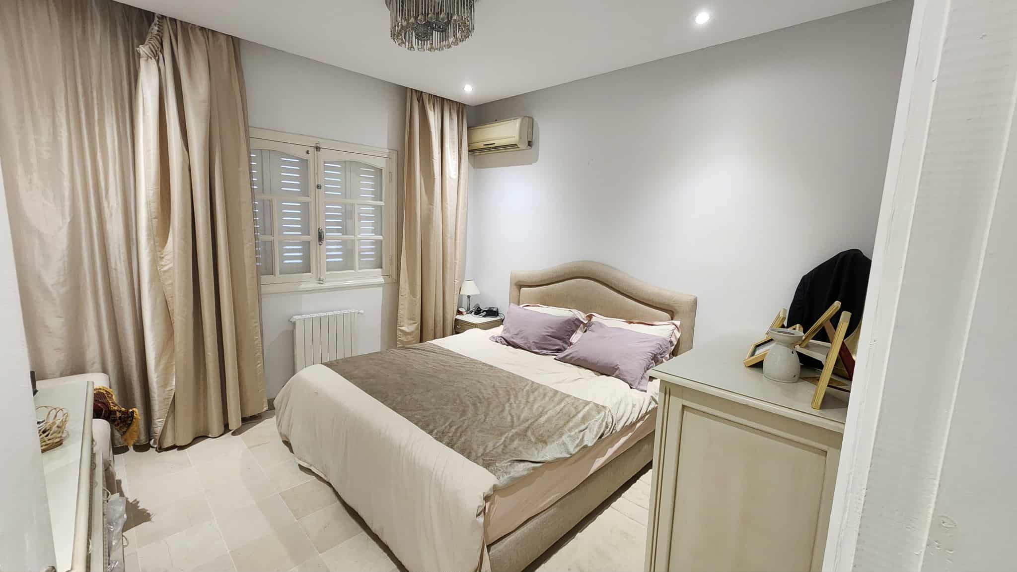 La Marsa&nbsp;El Aouina&nbsp;Vente&nbsp;Maisons&nbsp;Villa plus trois appartements � l'aouina