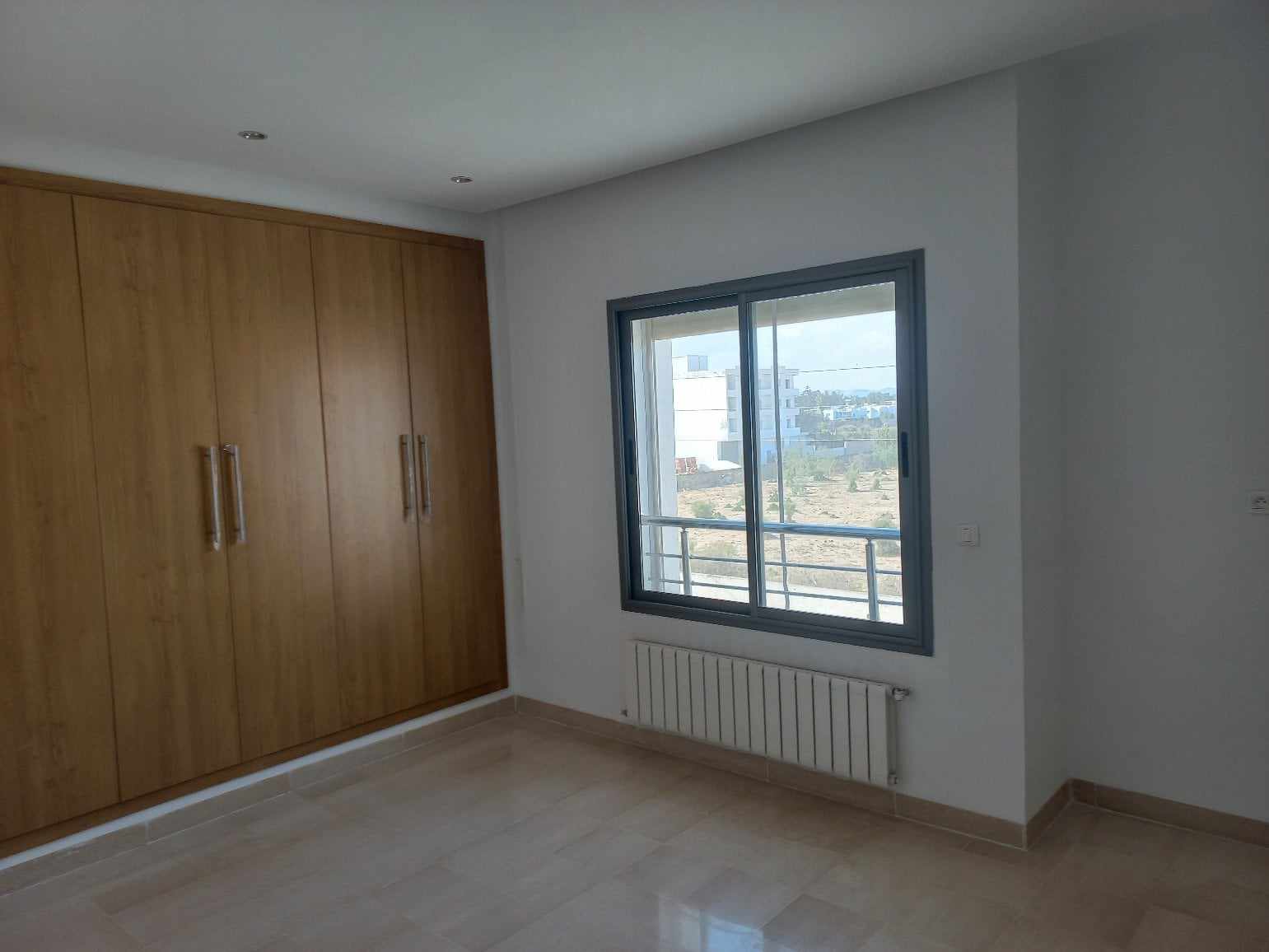 Ain Zaghouan&nbsp;Ain Zaghouan&nbsp;Location&nbsp;Appart. 3 pi�ces&nbsp;S3 la soukra rue du parc