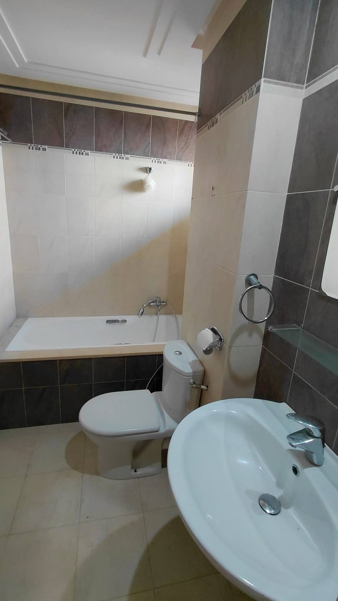 Ariana Ville&nbsp;Cite Ennasr 2&nbsp;Location&nbsp;Appart. 2 pi�ces&nbsp;S plus 1 a ennasr 2 wb4424