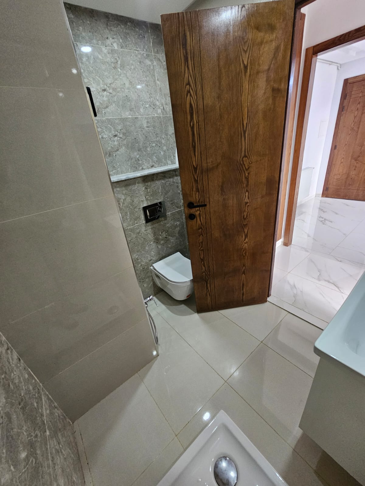 Ain Zaghouan&nbsp;Ain Zaghouan&nbsp;Location&nbsp;Appart. 2 pi�ces&nbsp;S plus un tr�s propre � l'aouina