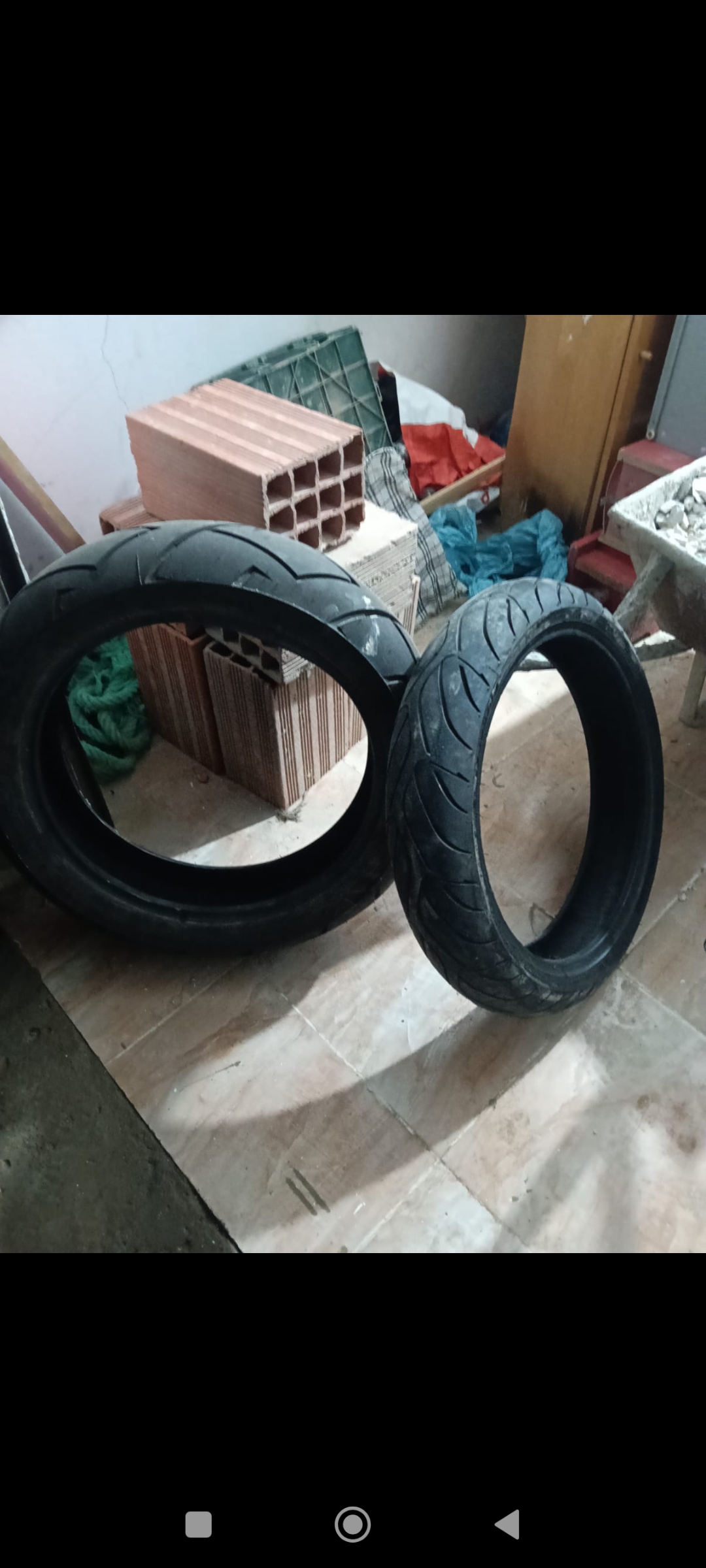 Raoued&nbsp;El Brarja&nbsp;Pneus et Jantes&nbsp;Pneus&nbsp;2 pneu moto r1150rt