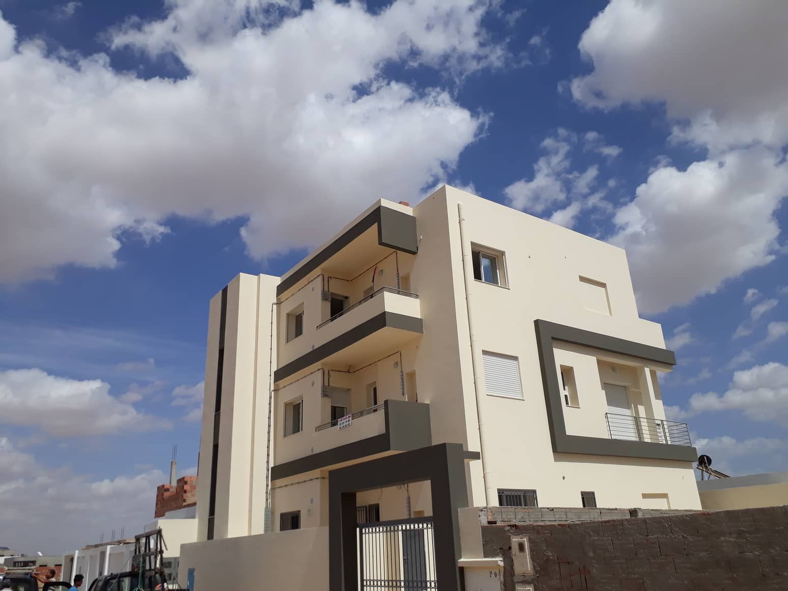 Sfax Sud&nbsp;Merkez Sahnoun&nbsp;Vente&nbsp;Autre&nbsp;Triplexe haut standing sur un terrain de 300 m2