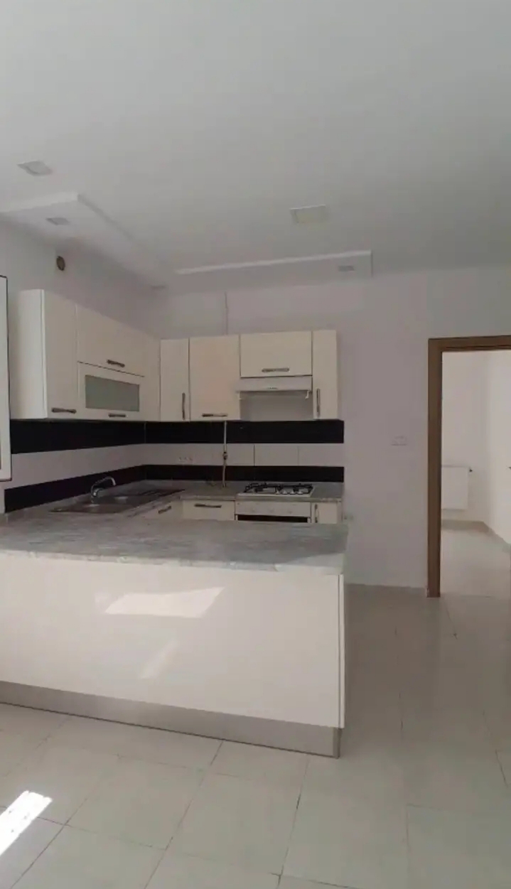 La Marsa&nbsp;Cite El Moustakbel (La Marsa)&nbsp;Location&nbsp;Appart. 2 pi�ces&nbsp;S plus 1 marsa sidi ablaziz