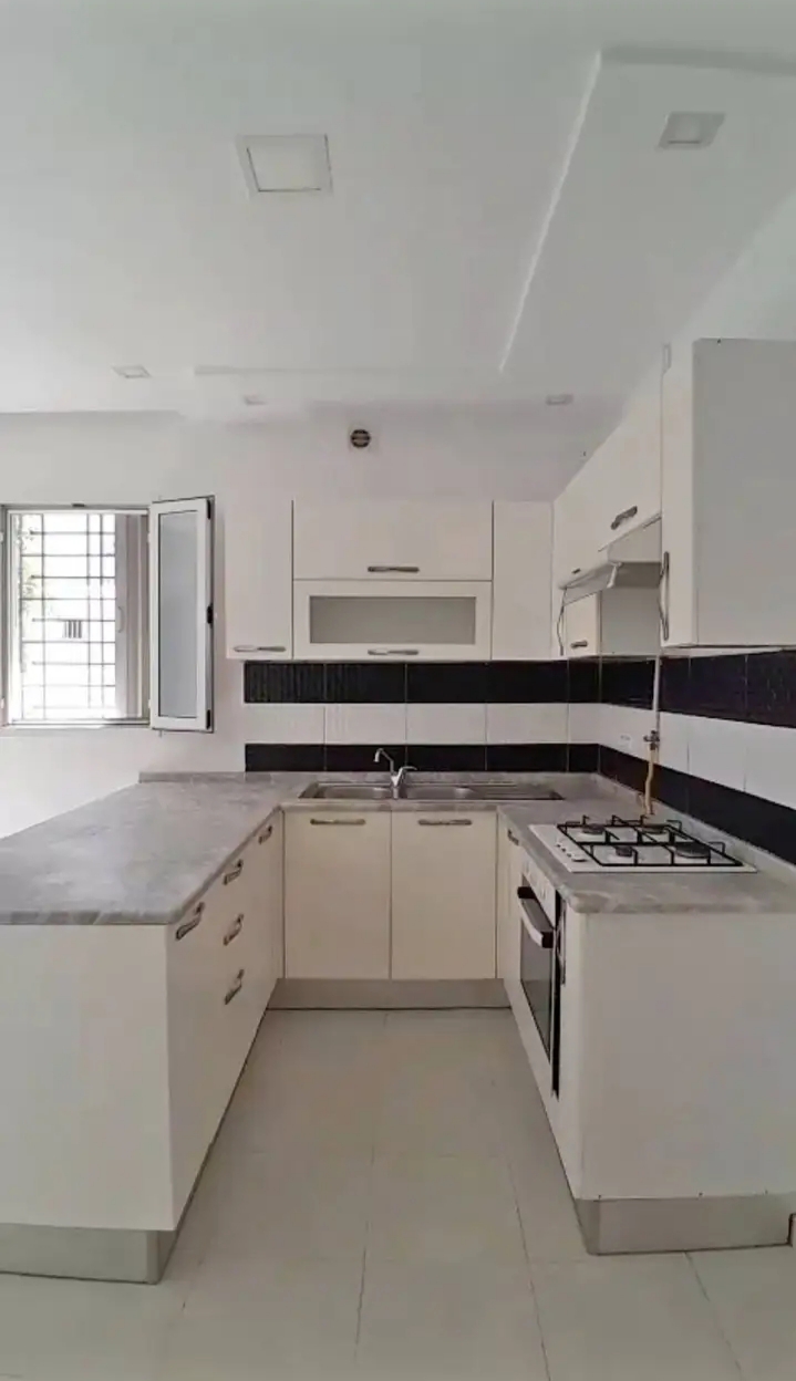 La Marsa&nbsp;Cite El Moustakbel (La Marsa)&nbsp;Location&nbsp;Appart. 2 pi�ces&nbsp;S plus 1 marsa sidi ablaziz