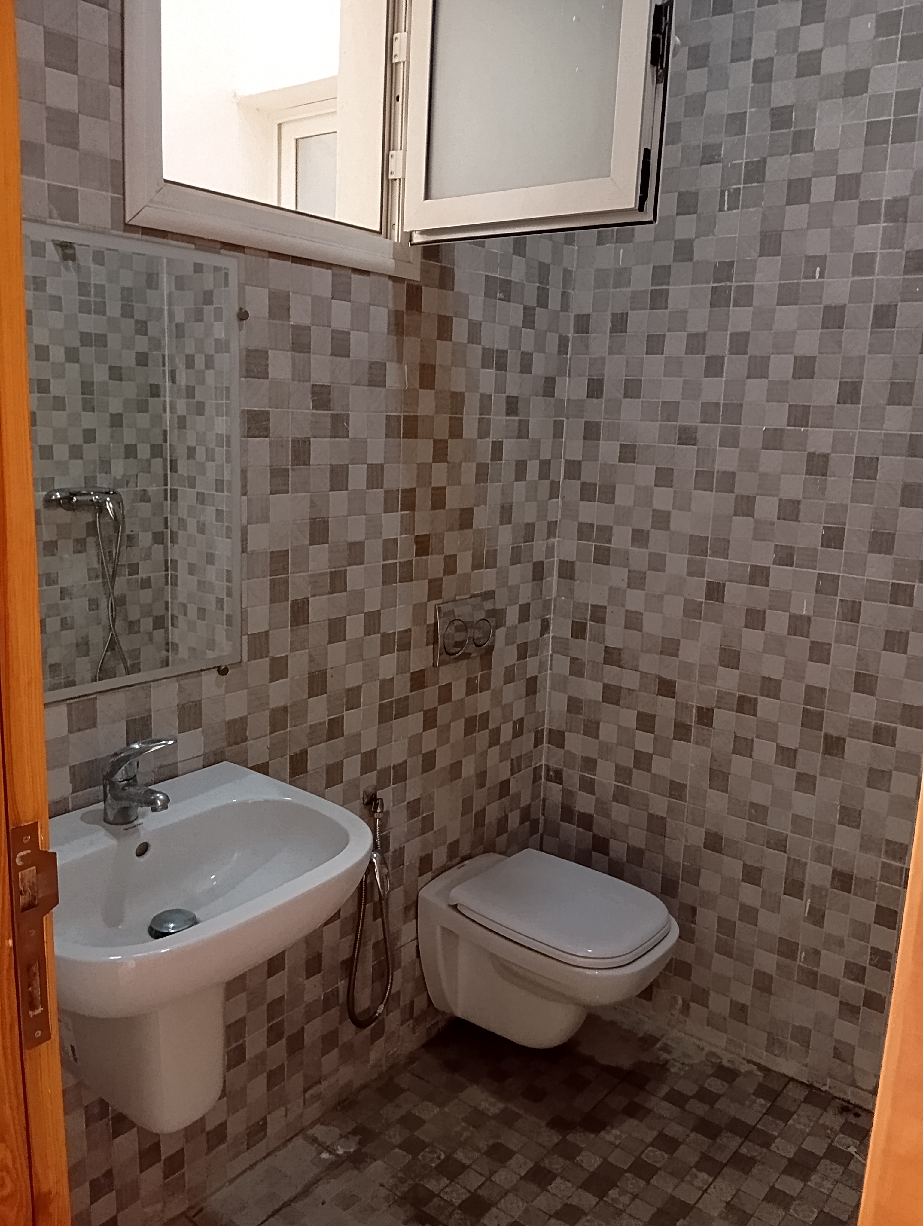 Cite El Khadra&nbsp;Cite El Khadra&nbsp;Location&nbsp;Appart. 3 pi�ces&nbsp;App h standing