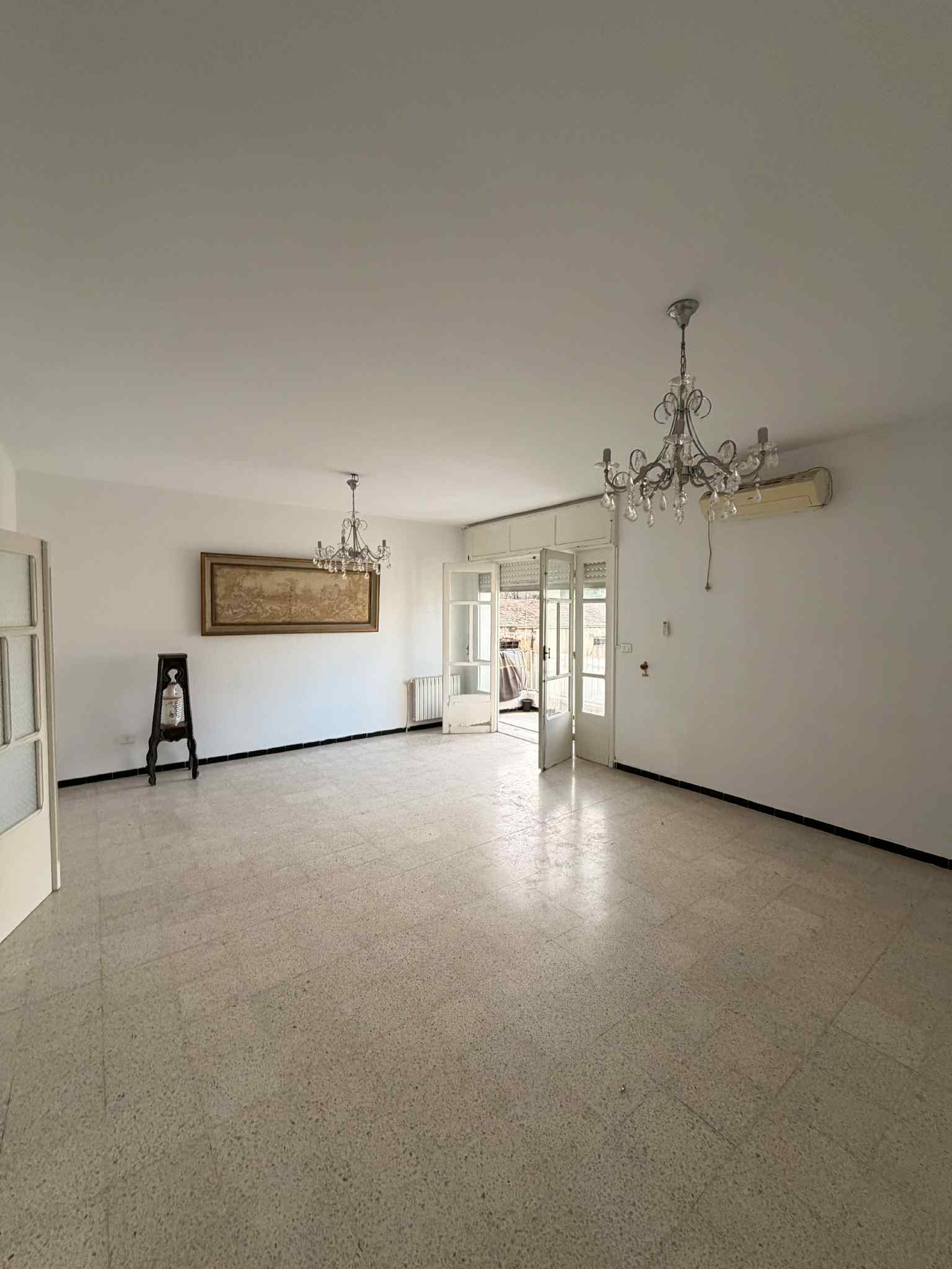 Ariana Ville&nbsp;Cite Des Roses&nbsp;Vente&nbsp;Appart. 4 pi�ces&nbsp;Appartement spacieux cit� les roses