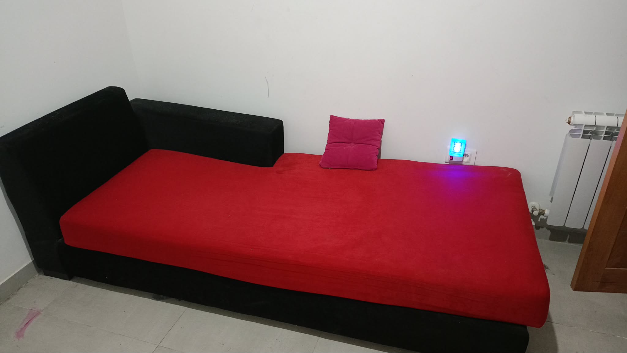 Ain Zaghouan&nbsp;Ain Zaghouan&nbsp;Autres meubles&nbsp;Autres&nbsp;Tv canap� aspirateur tv led et seche cheveux