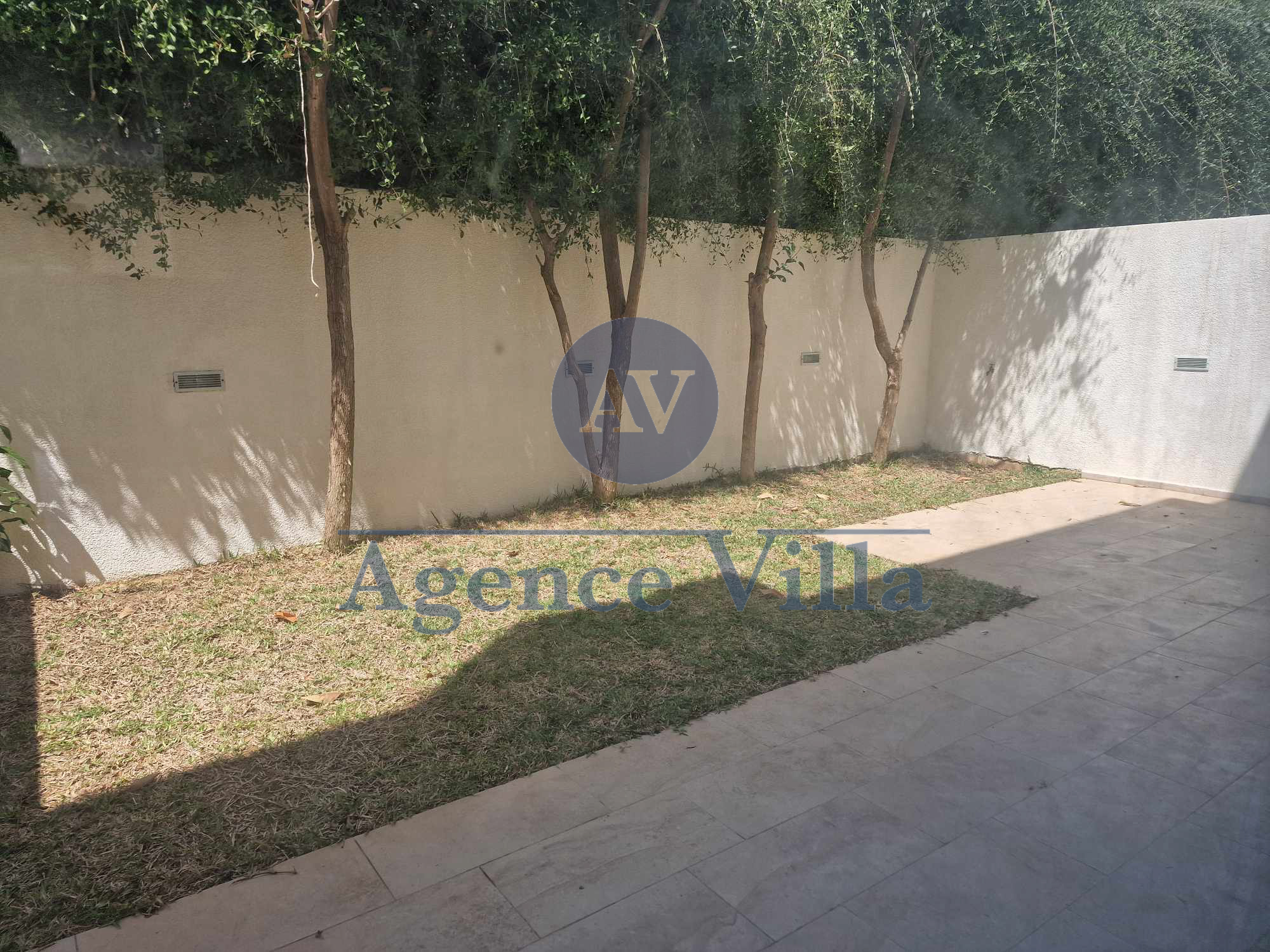 La Soukra&nbsp;La Soukra&nbsp;Location&nbsp;Appart. 4 pi�ces&nbsp;Duplex ind�pendant � la soukra