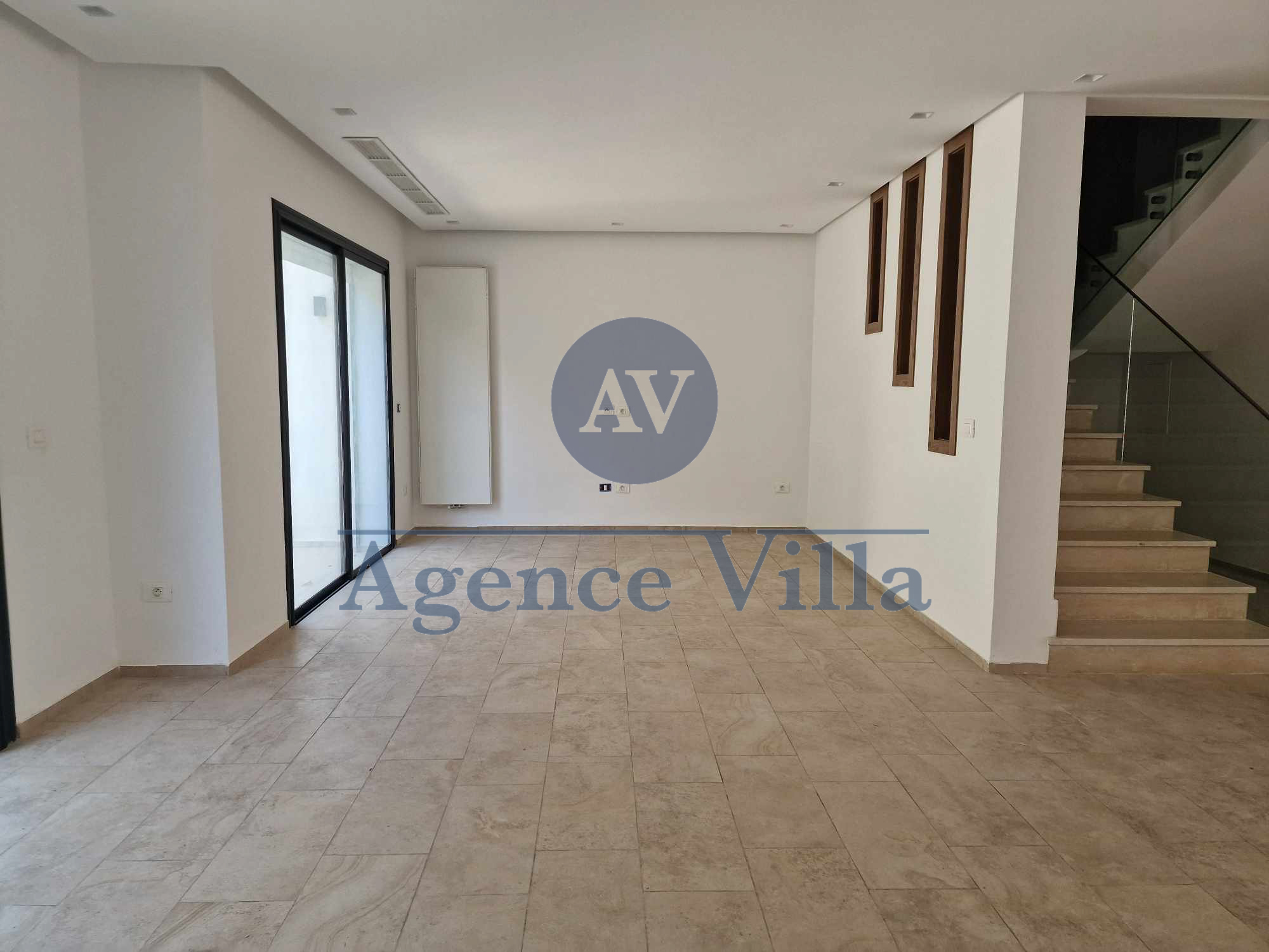 La Soukra&nbsp;La Soukra&nbsp;Location&nbsp;Appart. 4 pi�ces&nbsp;Duplex ind�pendant � la soukra