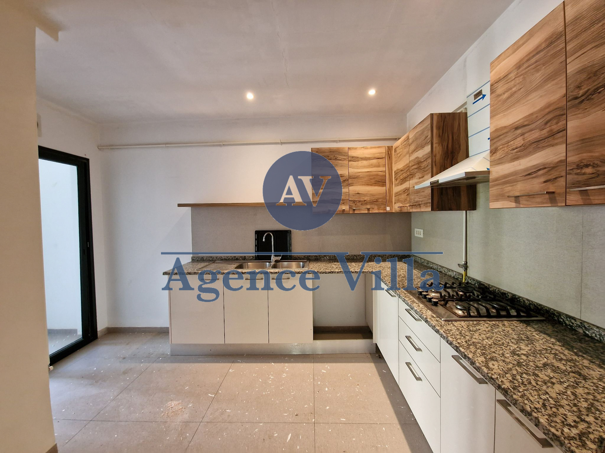 La Soukra&nbsp;La Soukra&nbsp;Vente&nbsp;Appart. 4 pi�ces&nbsp;Appartement s3 avec jardin � la soukra