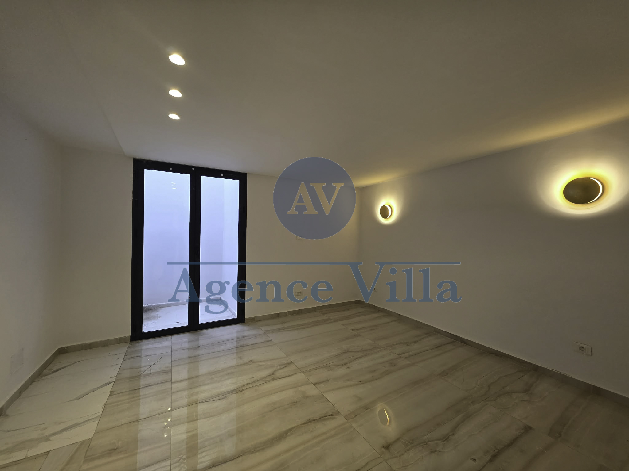 La Marsa&nbsp;Marsa Safsaf&nbsp;Location&nbsp;Appart. 4 pi�ces&nbsp;Triplex s3 avec piscine et vue mer la marsa