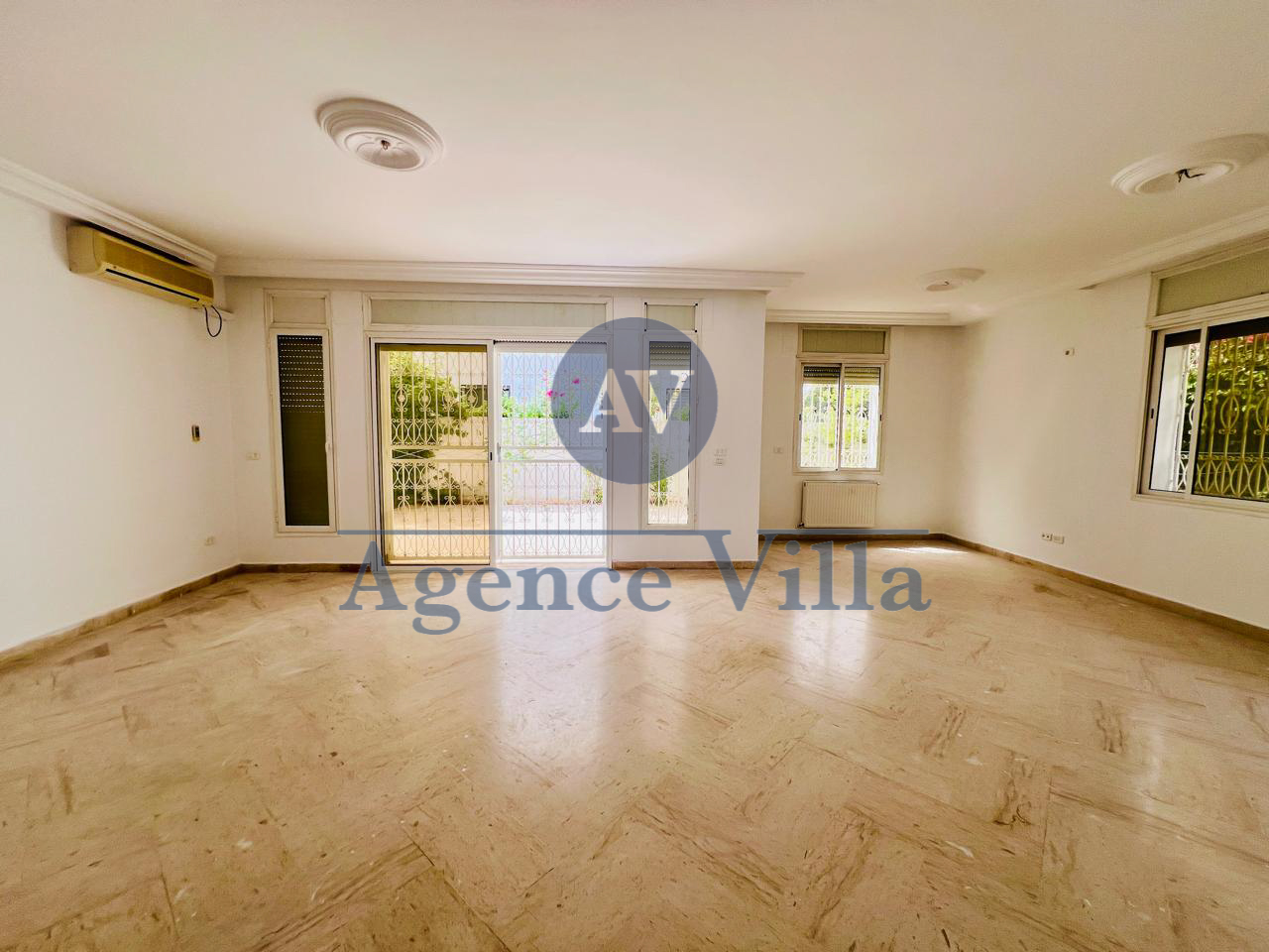 La Marsa&nbsp;Marsa Safsaf&nbsp;Location&nbsp;Appart. 4 pi�ces&nbsp;Villa plein pieds s3 avec jardin � la marsa